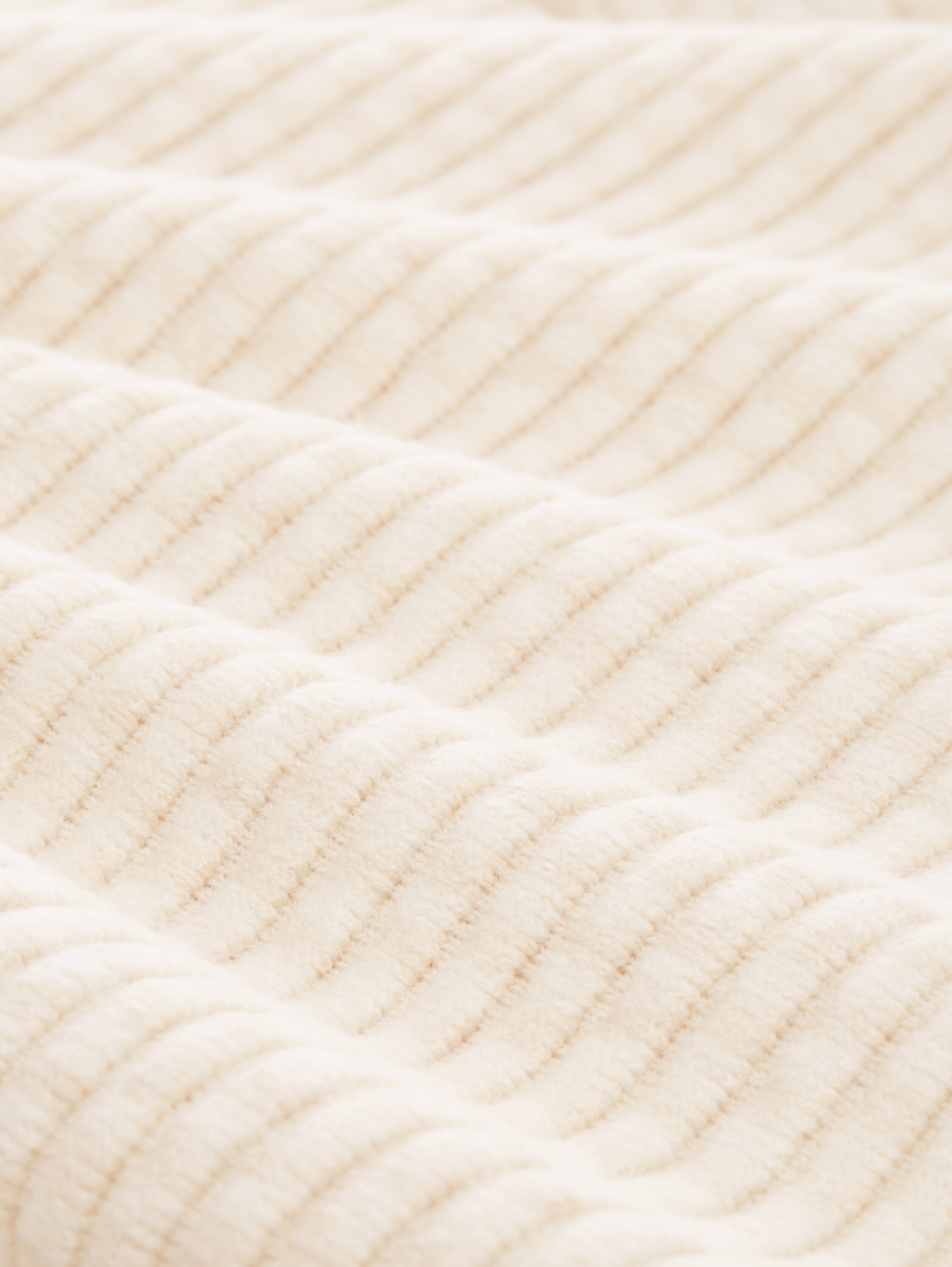 Strickpullover mit Stehkragen - white_doeskin_knit_structure - 