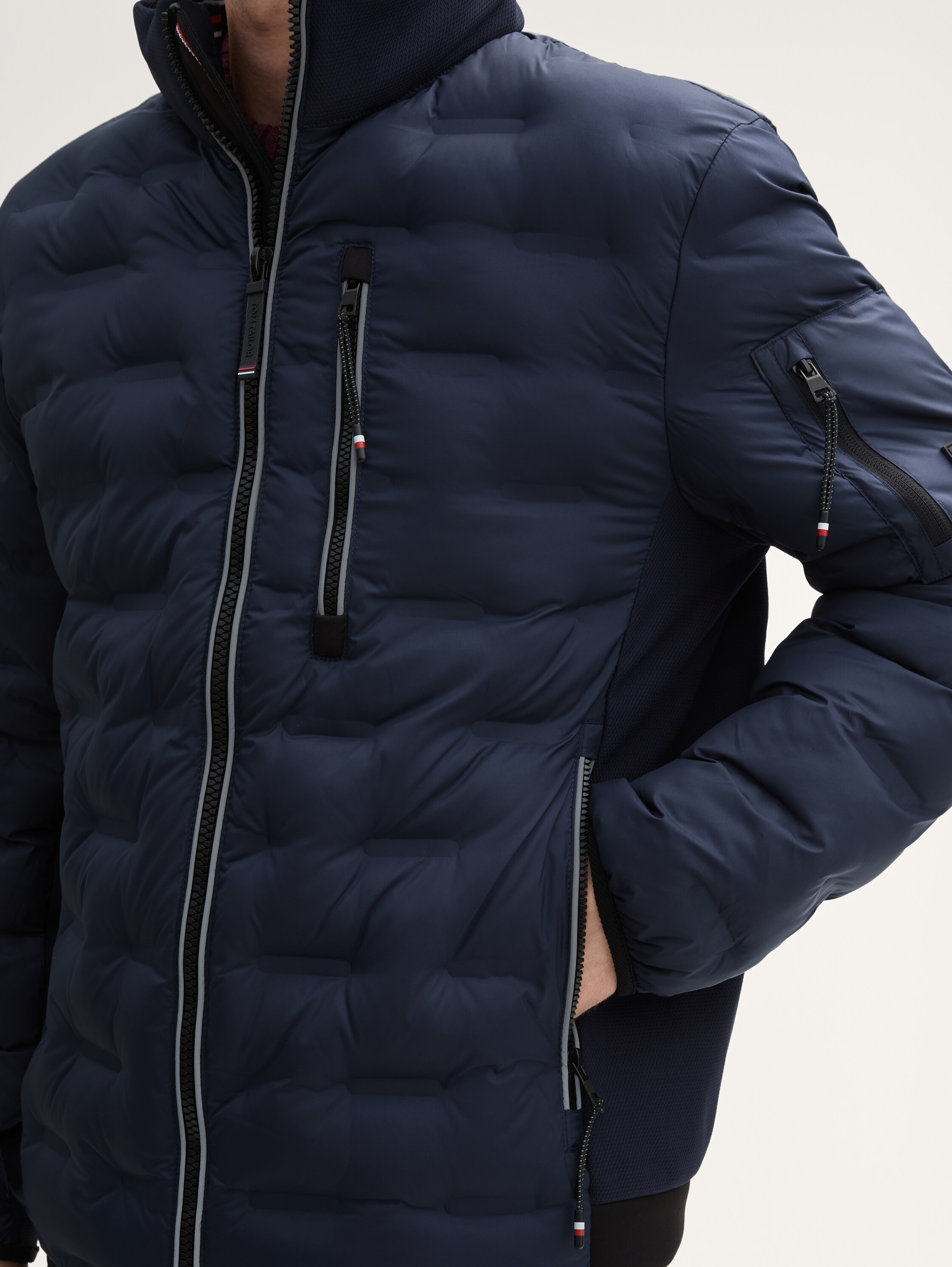 Hybrid Lightweight Steppjacke mit Kapuze im Stehkragen - 4