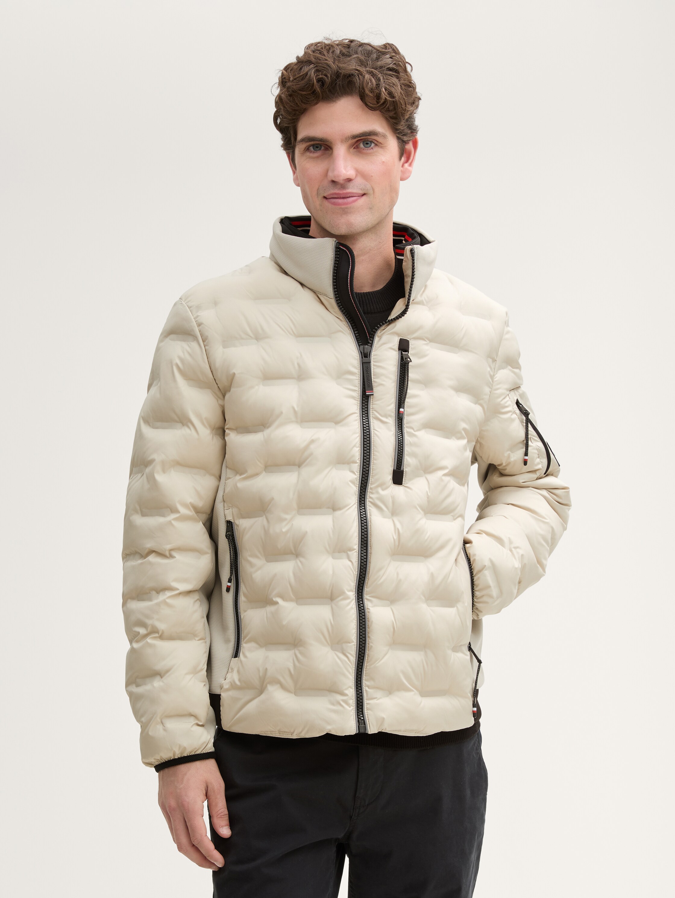 Hybrid Lightweight Steppjacke mit Kapuze im Stehkragen - 1