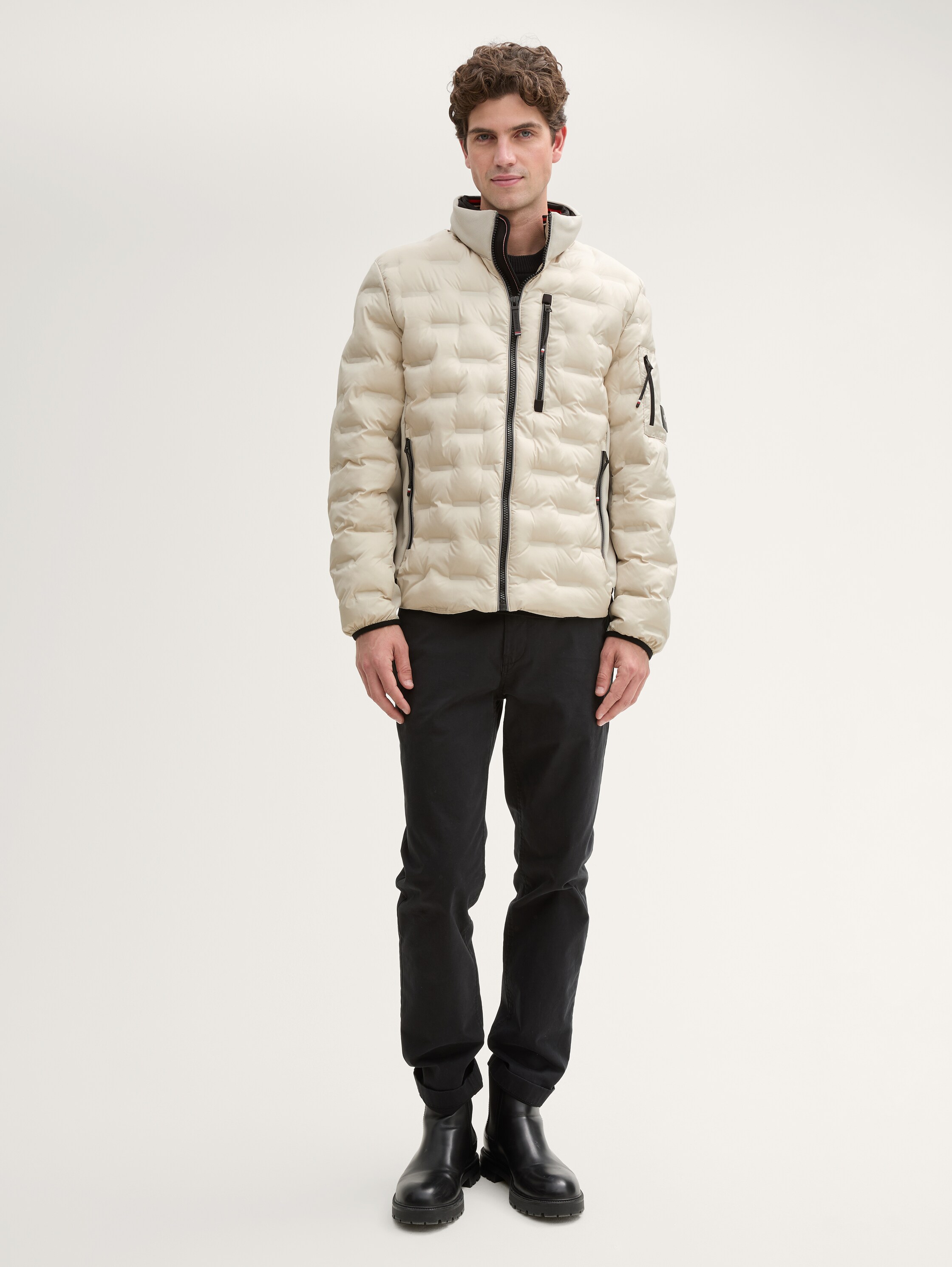 Hybrid Lightweight Steppjacke mit Kapuze im Stehkragen - 0