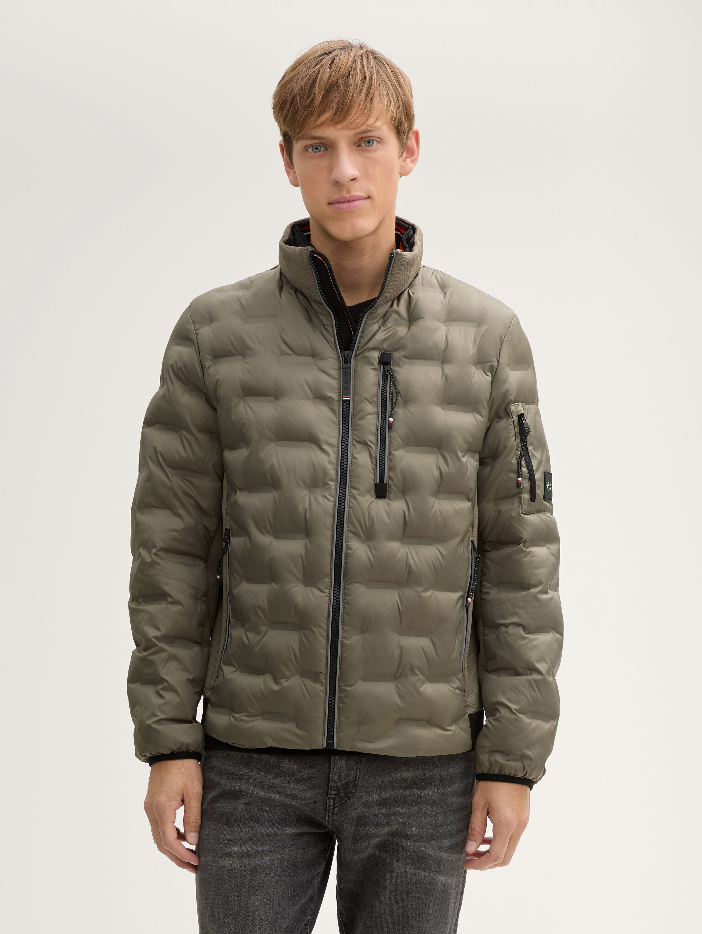 Hybrid Lightweight Steppjacke mit Kapuze im Stehkragen - 1