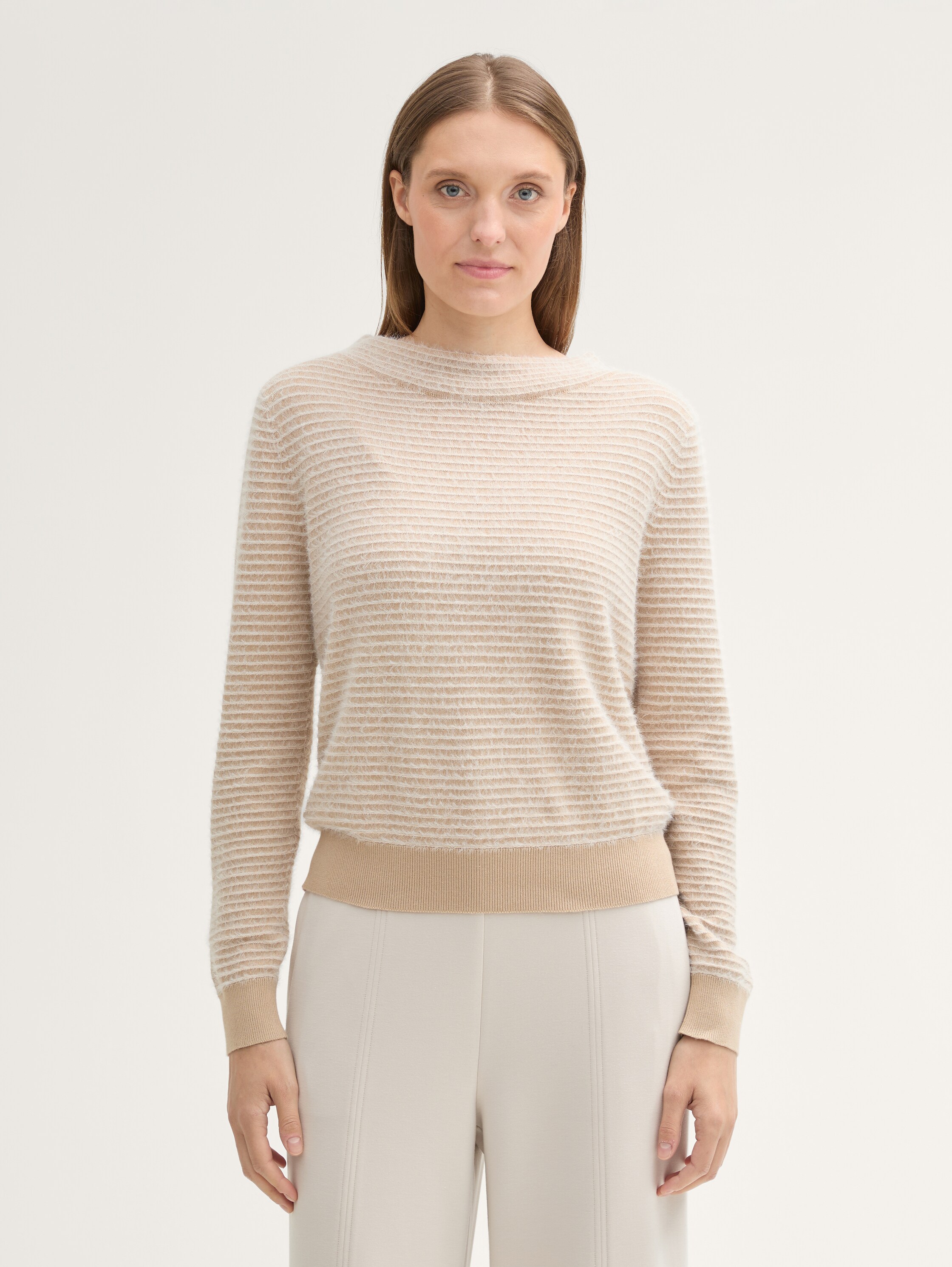 Strickpullover aus Federgarn - doeskin_1 - 