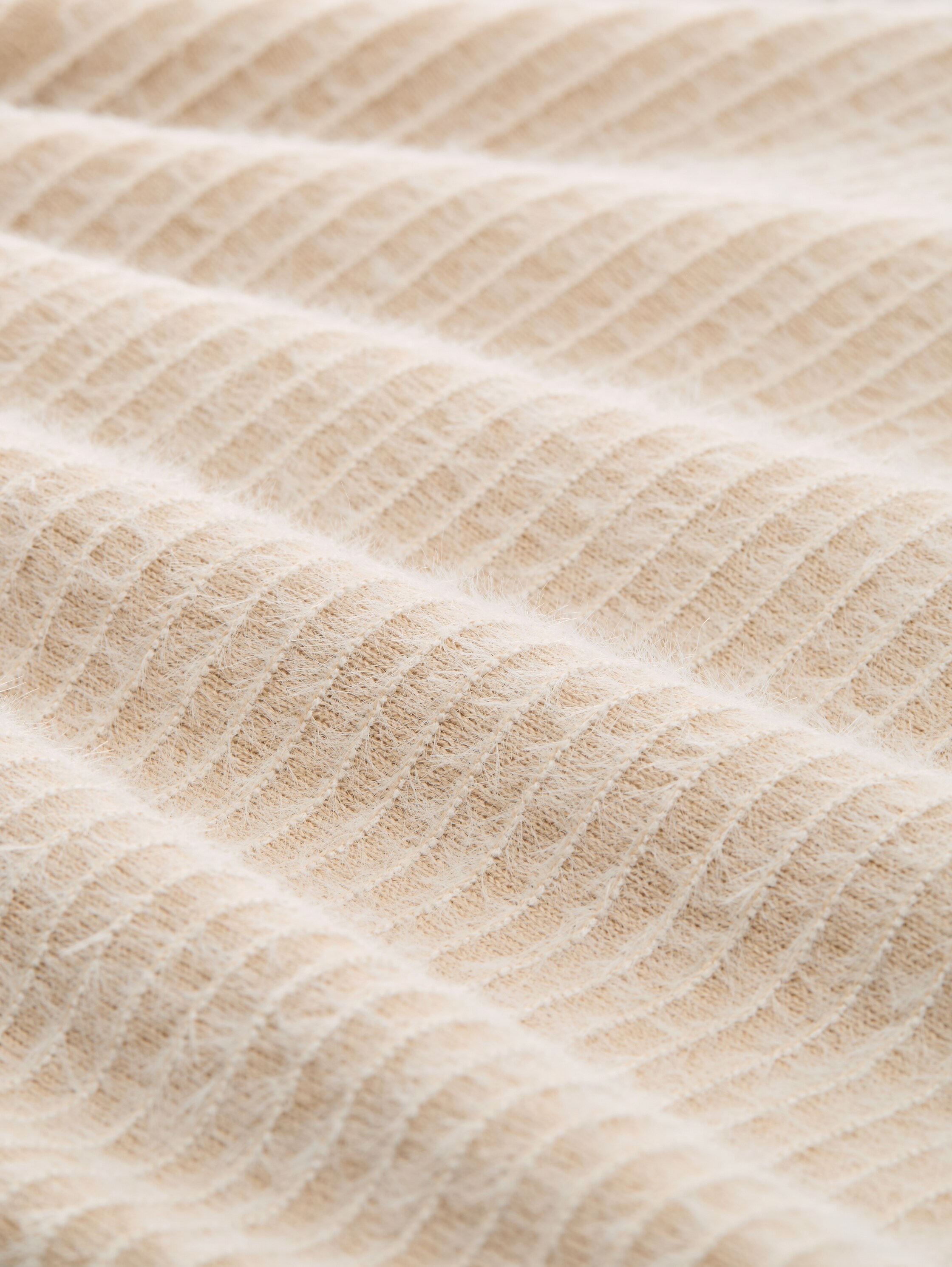 Strickpullover aus Federgarn - doeskin_1 - 