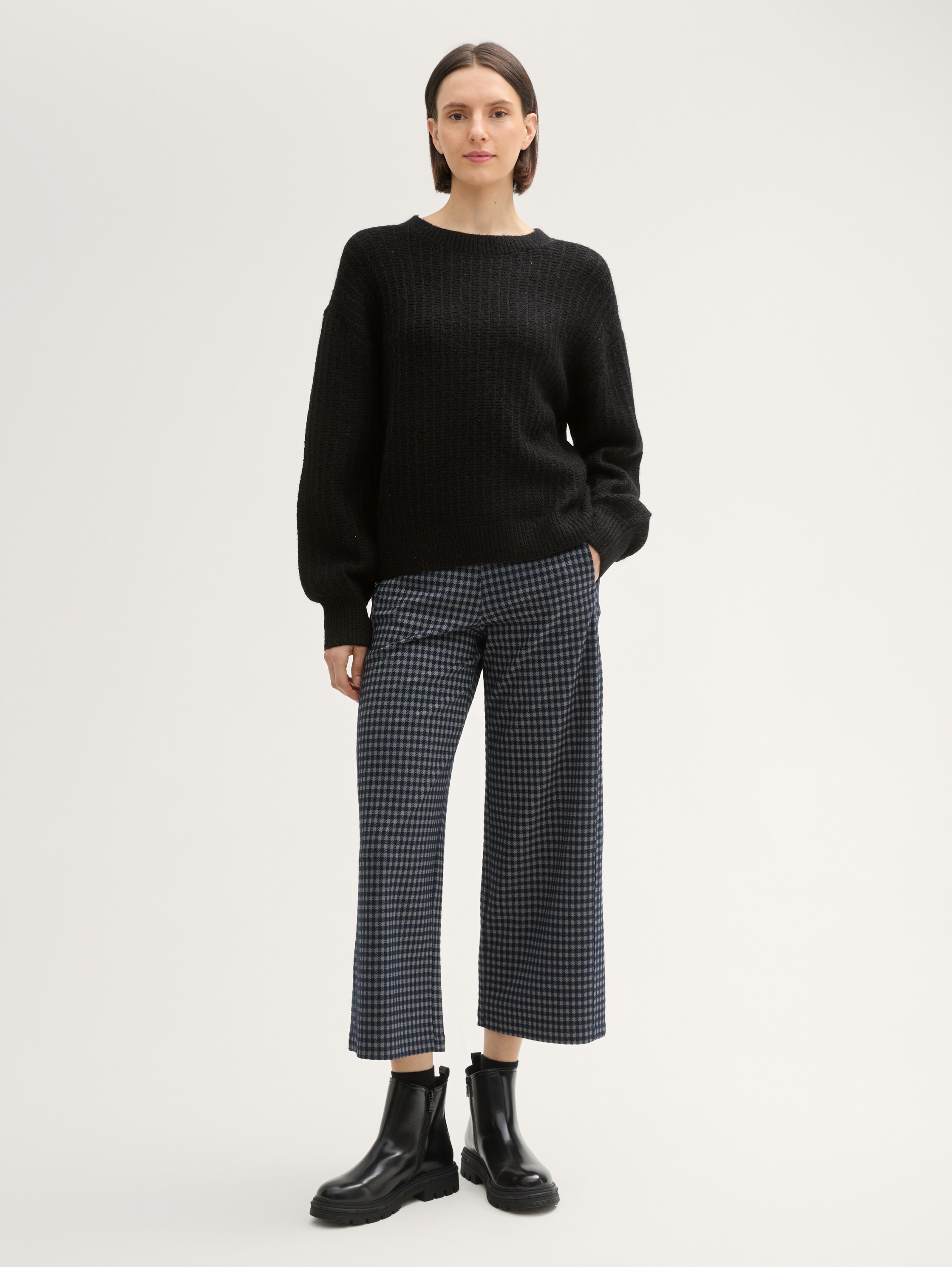 Strickpullover mit dezenten Pailletten - deep_black_1 - 