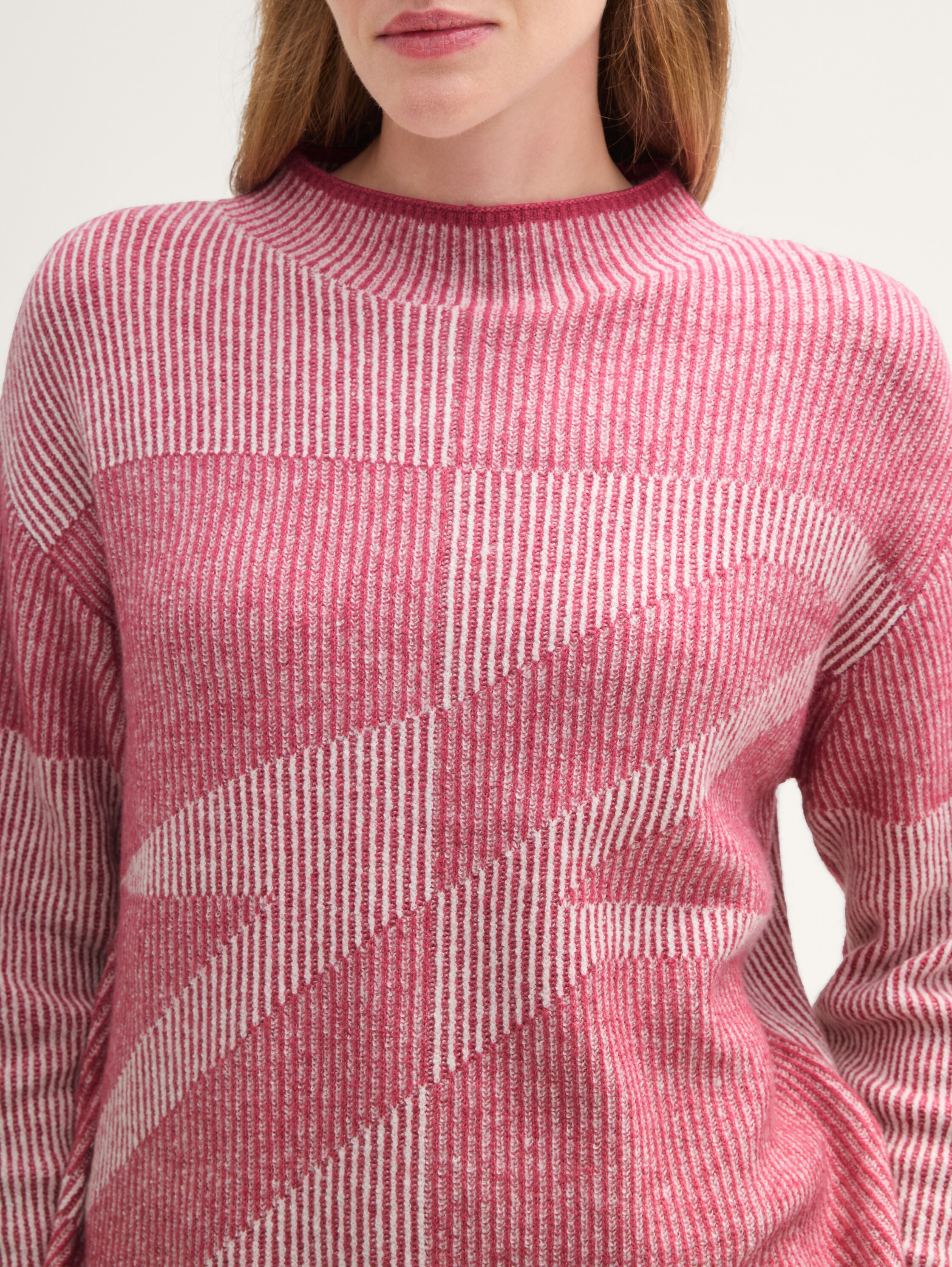 Loose Fit Ripp Strickpullover mit Muster - pink_plaited_structure_knit - 