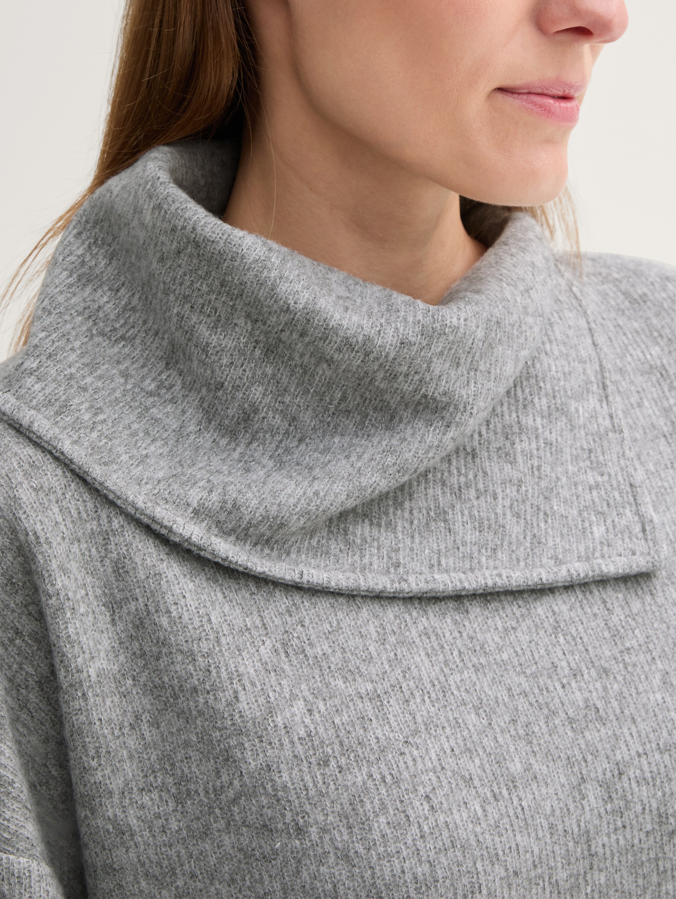Sweatshirt mit asymmetrischem Kragen - morning_grey_melange - 