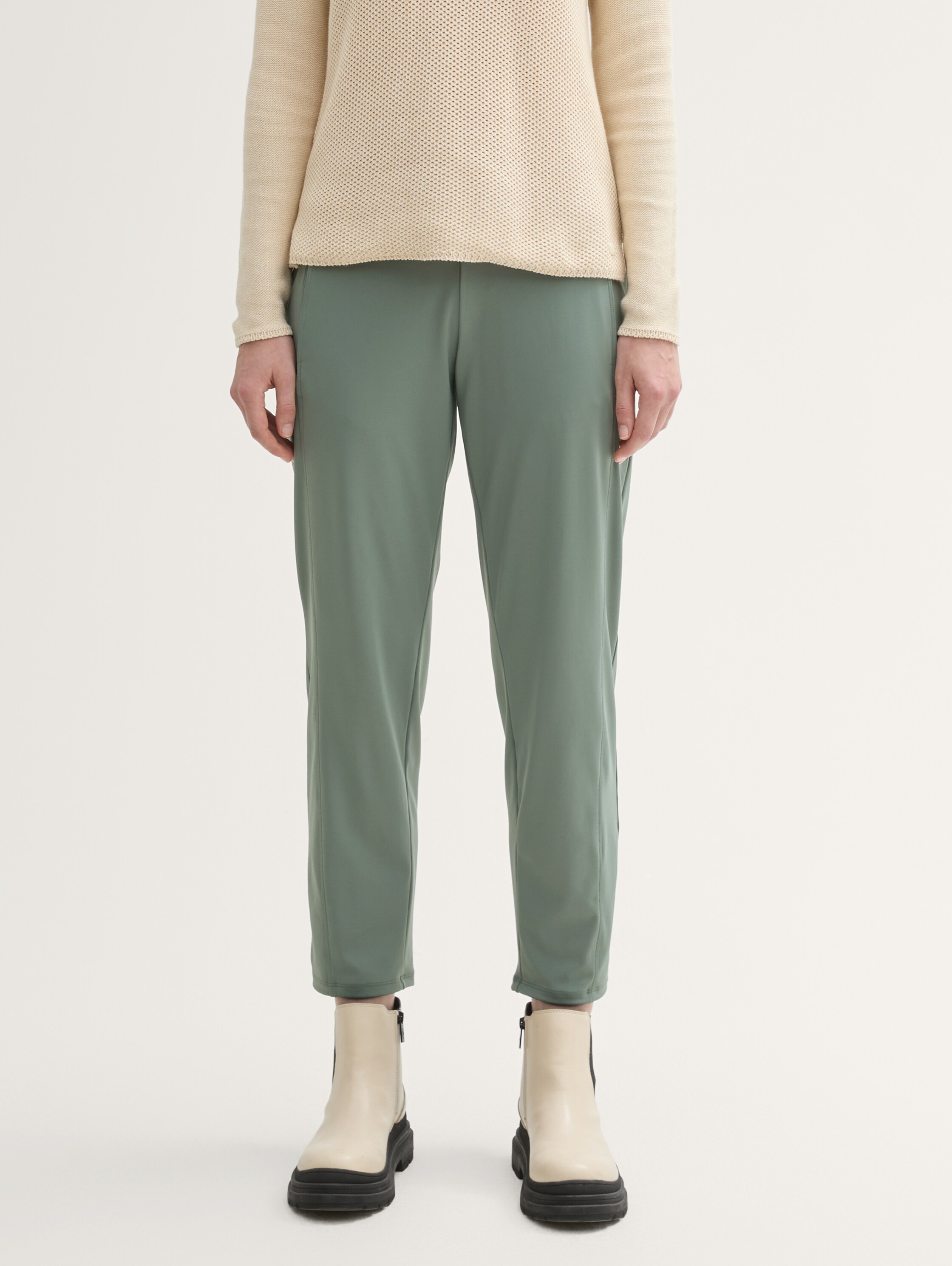 Loose Fit Hose - 6