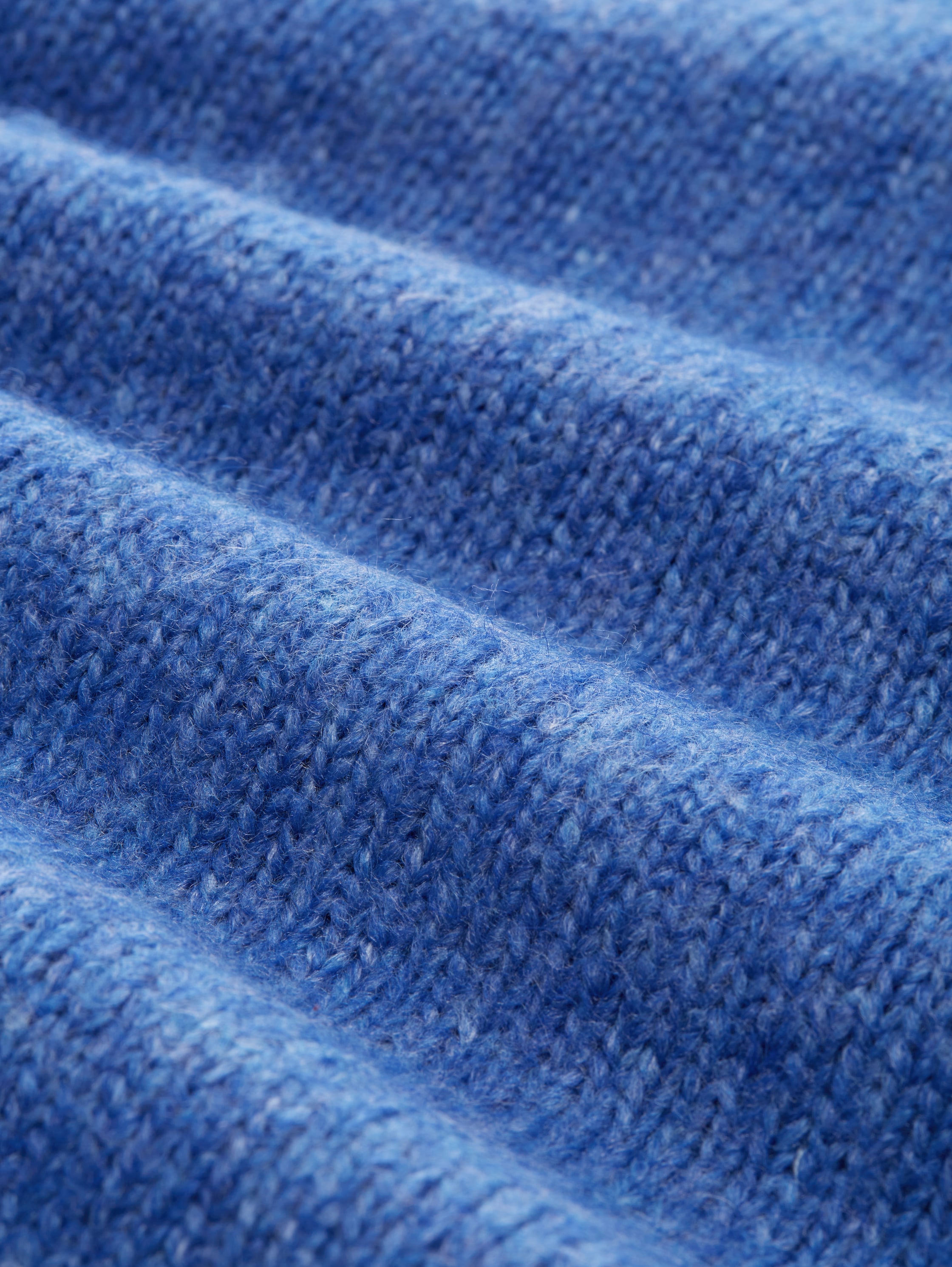 Cosy Strickpullover mit Rundhalsausschnitt - azul_blue_wool_fancy_structure - 