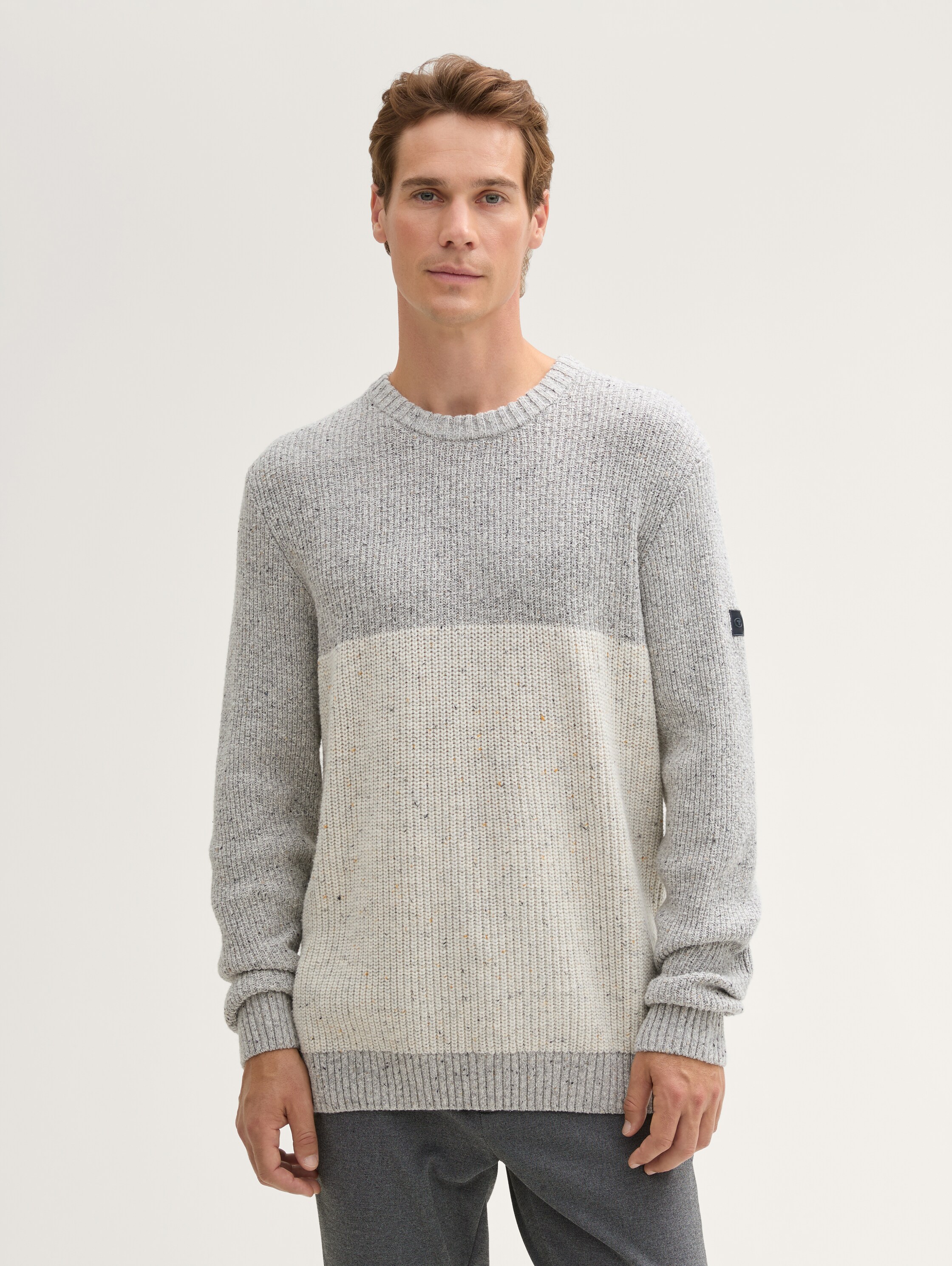 Regular Fit Strickpullover mit Logo-Badge - grey_offwhite_nep_colorblock - 