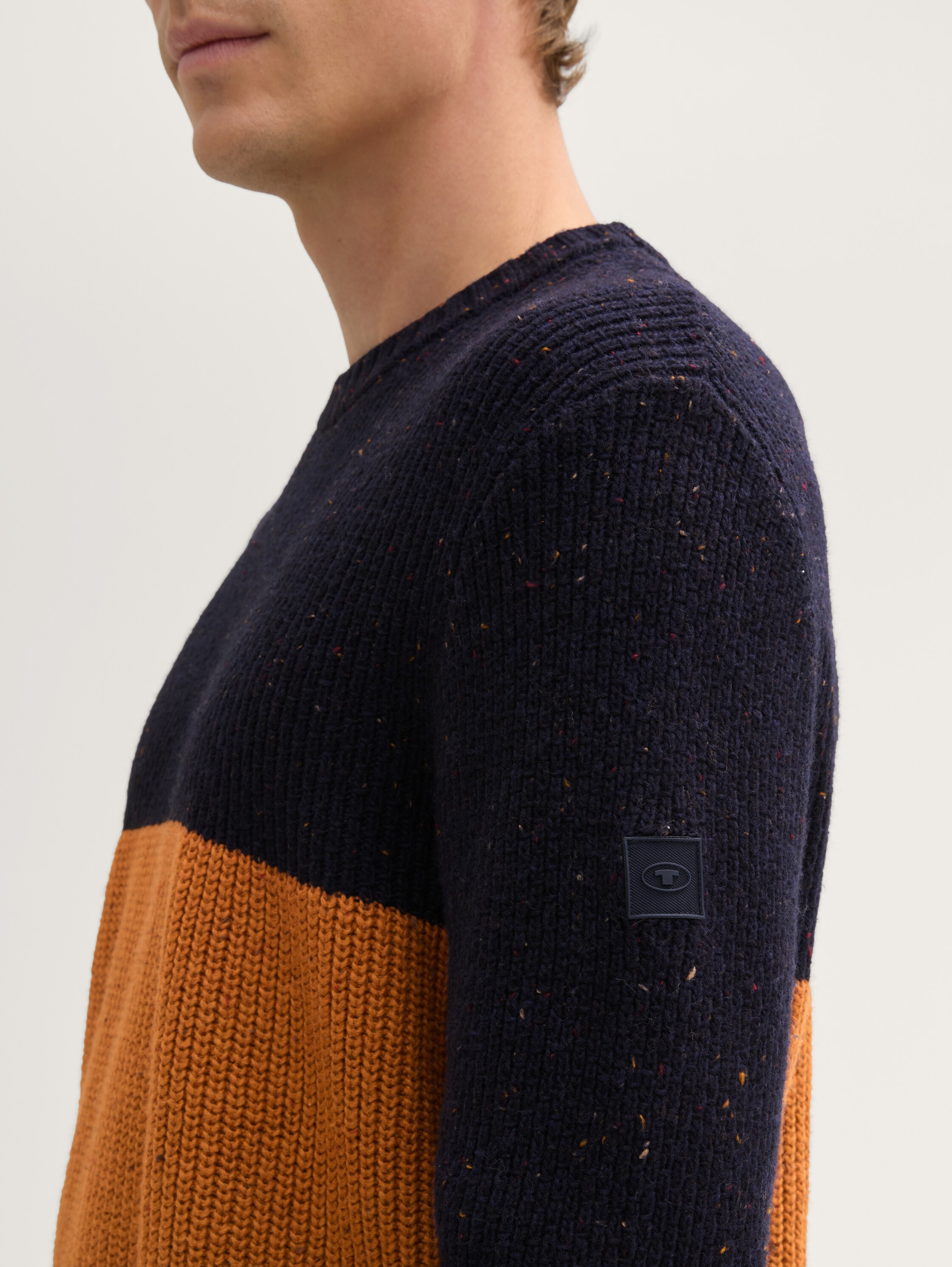 Regular Fit Strickpullover mit Logo-Badge - navy_peanut_nep_colorblock - 