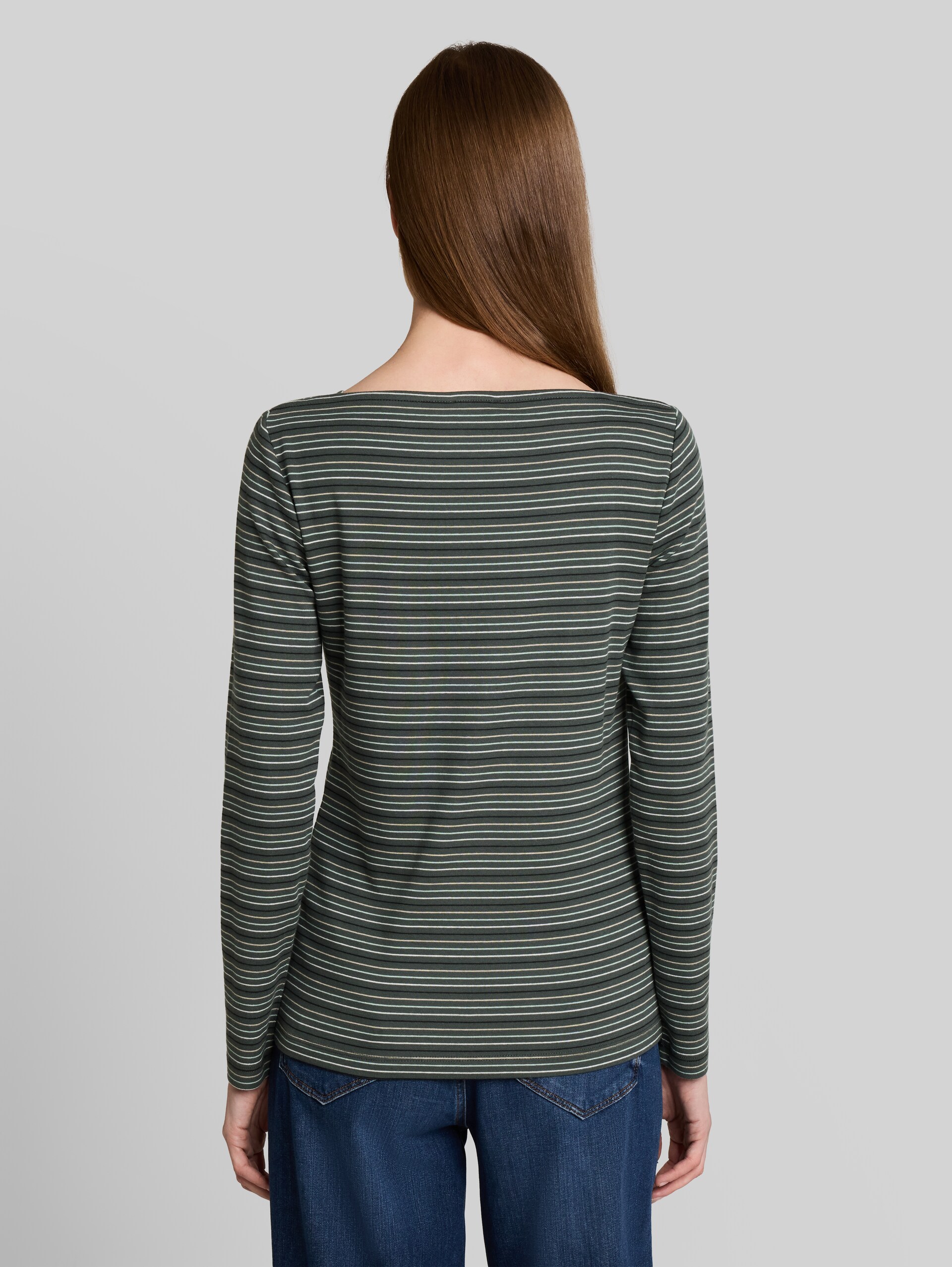 Langarmshirt mit Herz-Stickerei - green dusty light green stripe - Auschnitt Model-Rückansicht
