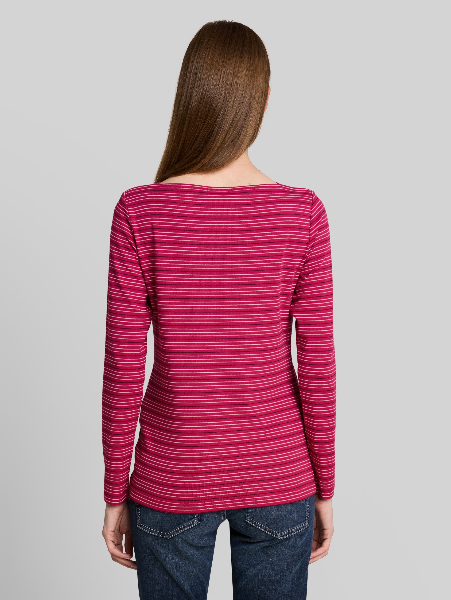 Langarmshirt mit Herz-Stickerei - dark pink beige stripe - Auschnitt Model-Rückansicht