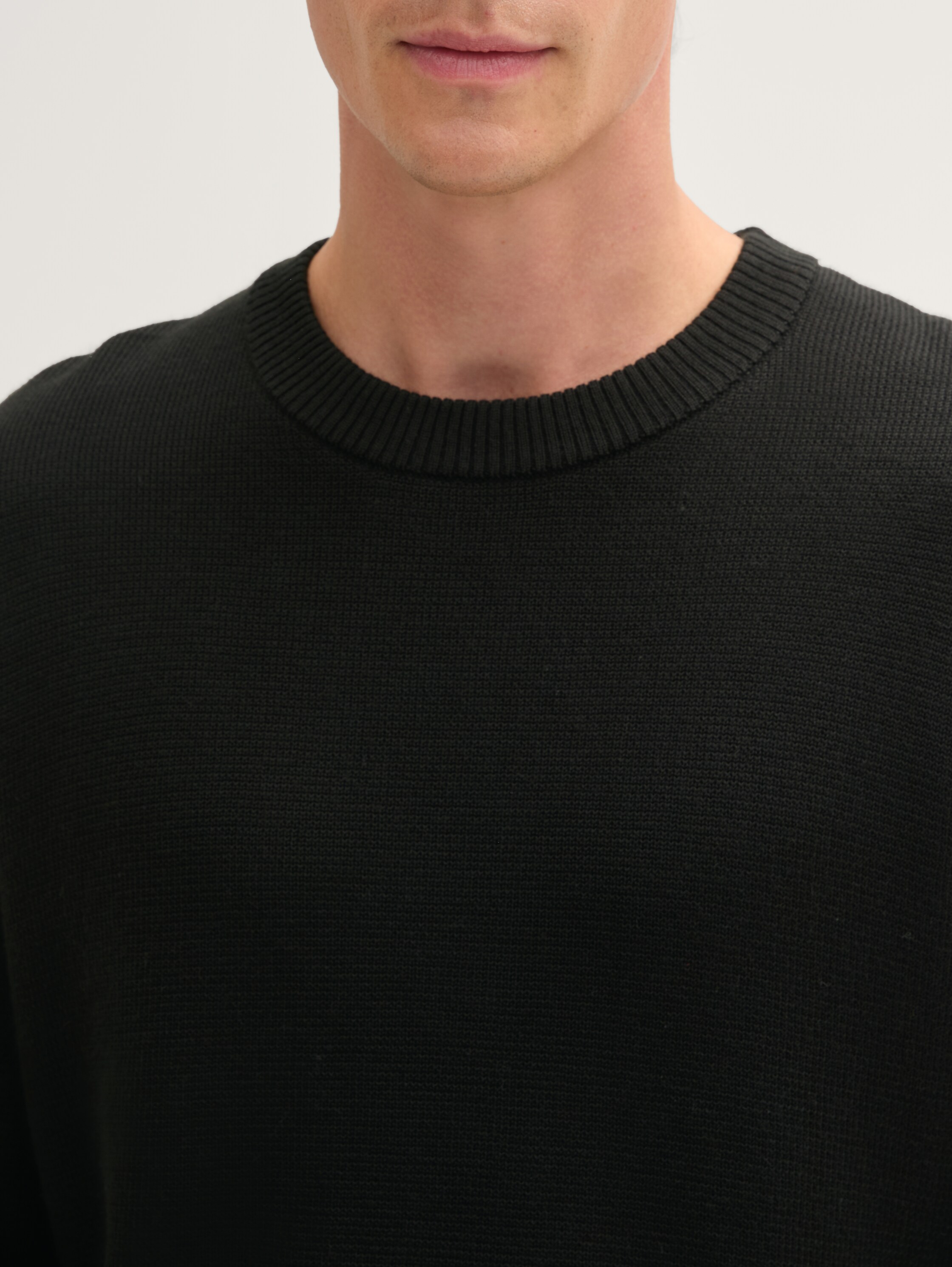 Comfort Wol - Trui met structuur - Black - Detailaanzicht model