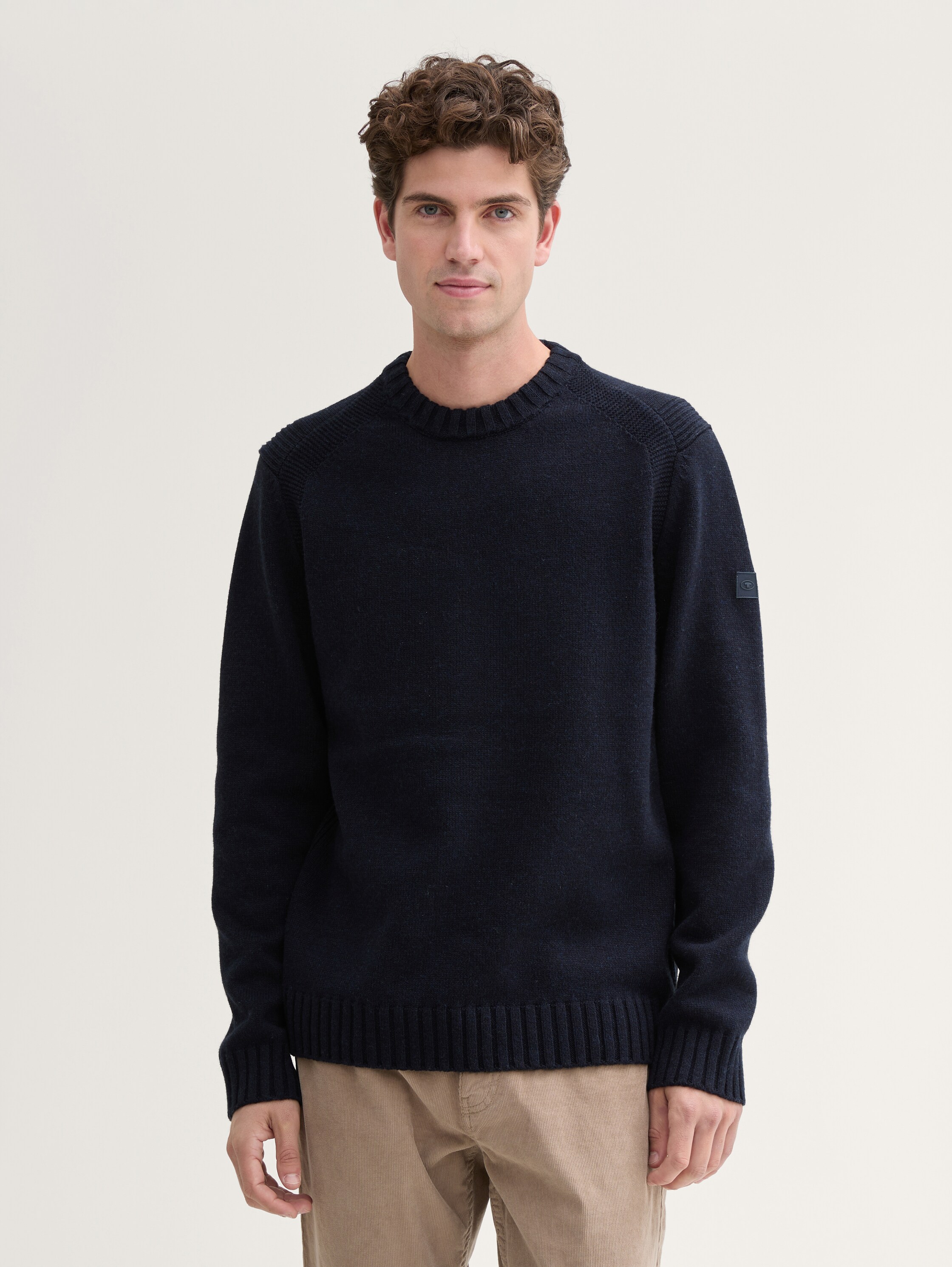 Cosy Strickpullover mit Logo-Badge - knitted_navy_melange - 