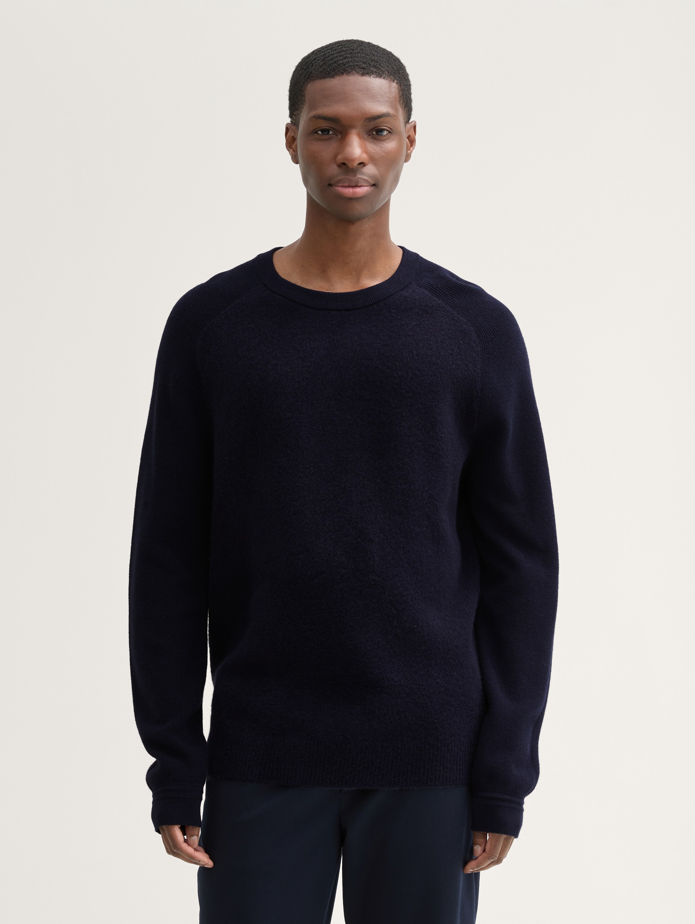 Soft-Touch Strickpullover im Regular Fit - knitted_navy_melange - 