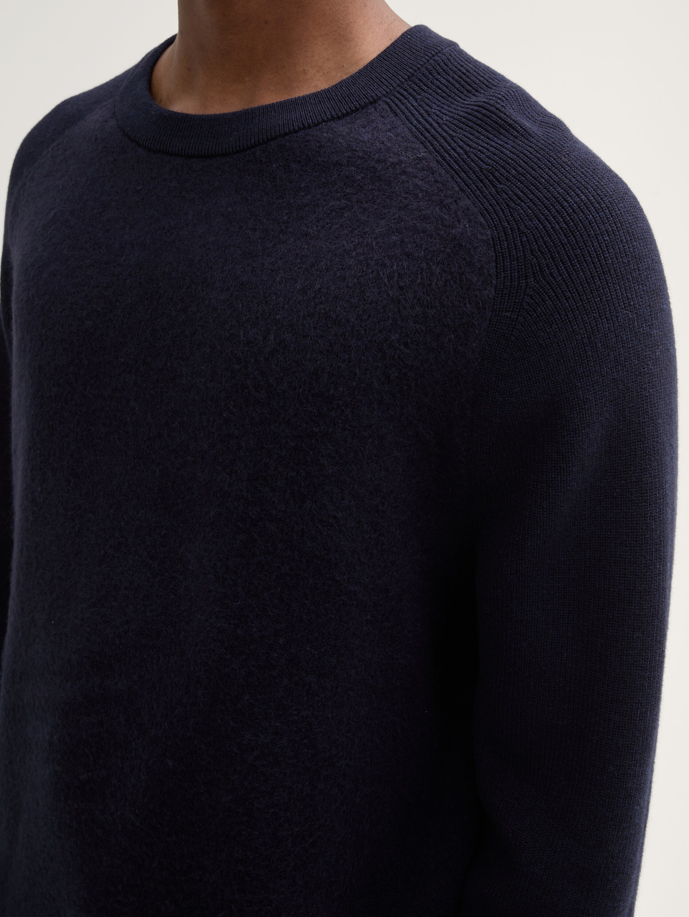 Soft-Touch Strickpullover im Regular Fit - knitted_navy_melange - 