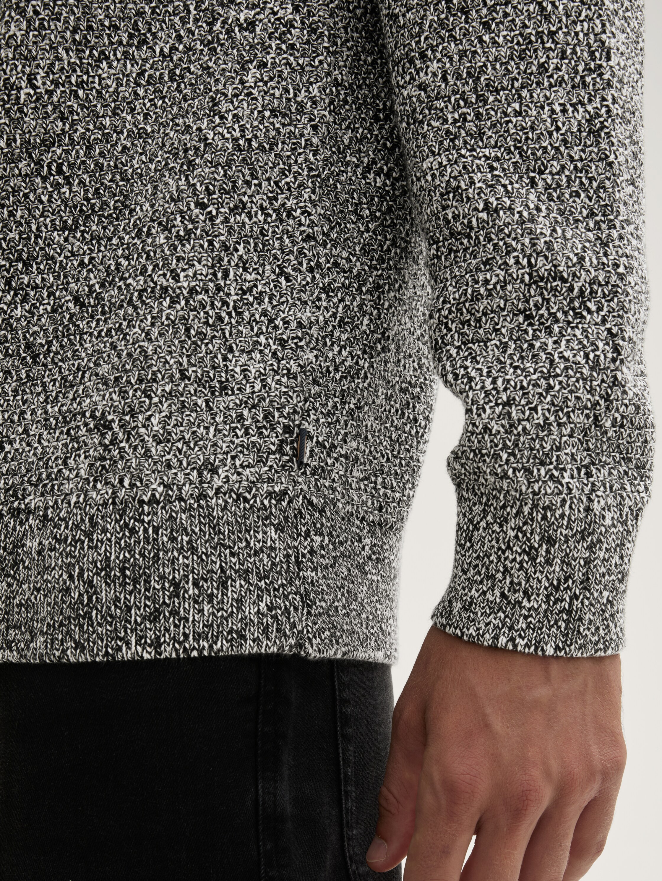 Strickpullover aus Baumwolle - black_white_structure_twotone - 