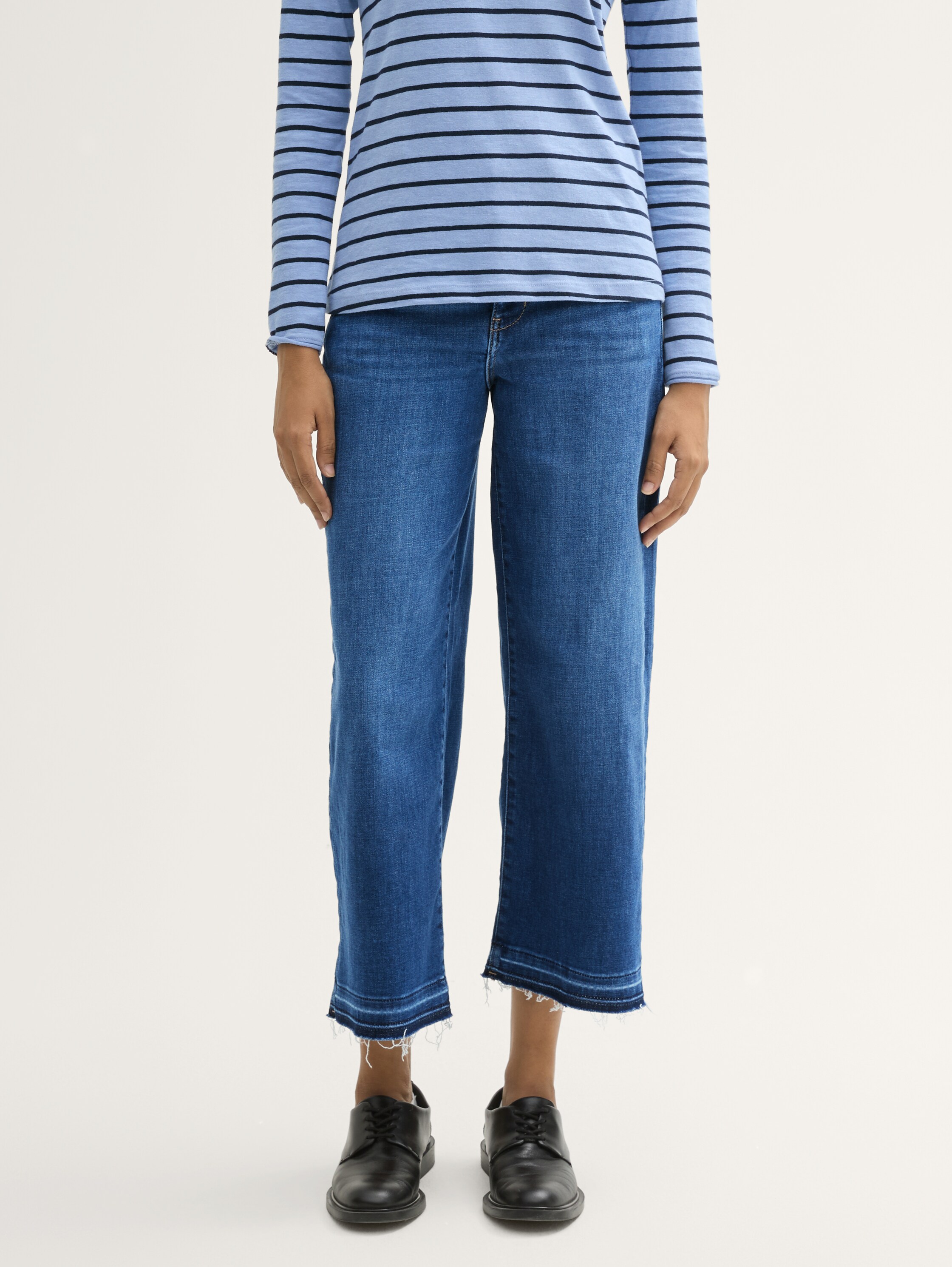 Cropped Culotte Jeans - blau - Ausschnitt Model-Vorderansicht