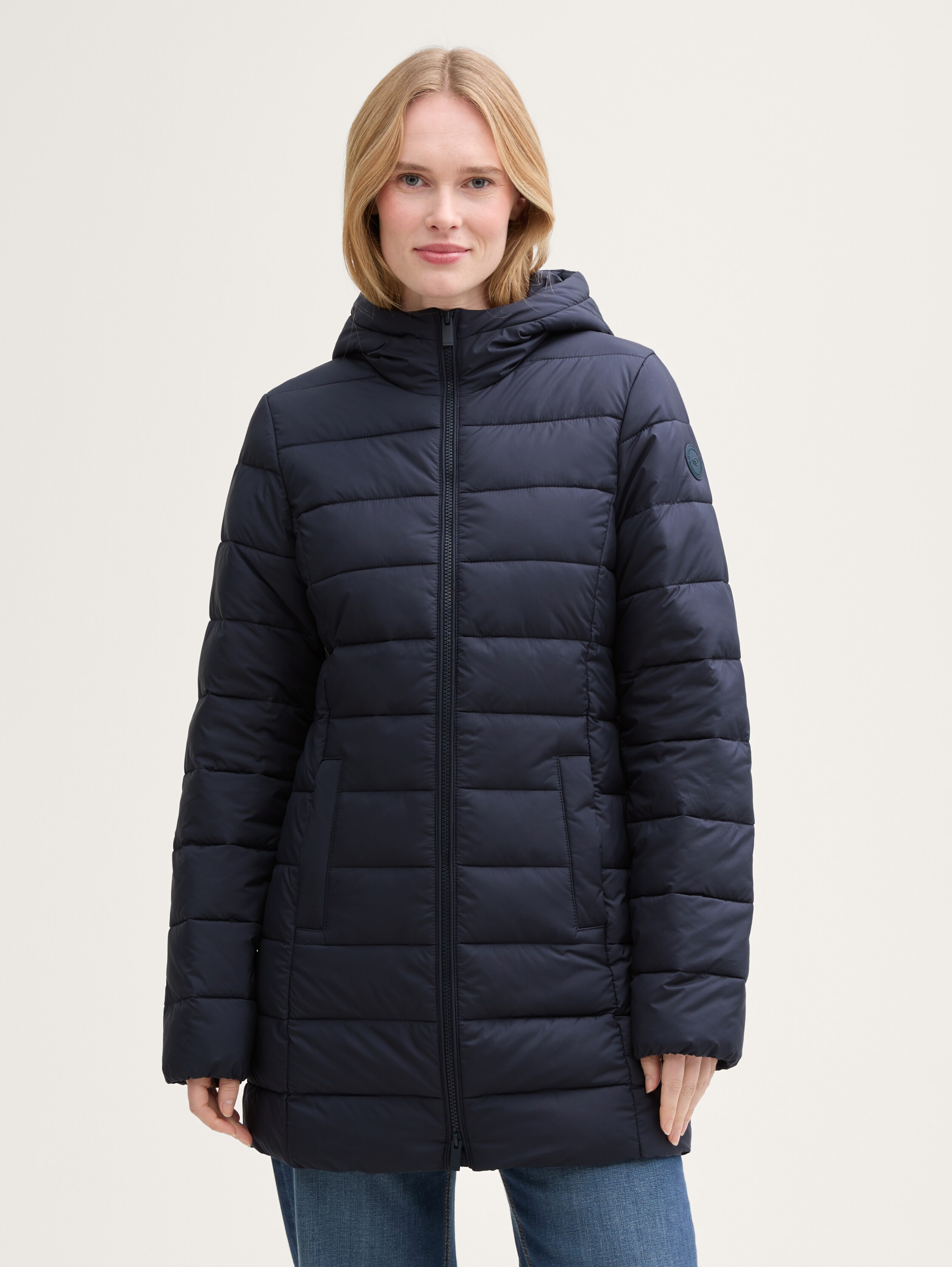 Lightweight Steppmantel mit wasserabweisender Funktion - blau - Model-Vorderansicht