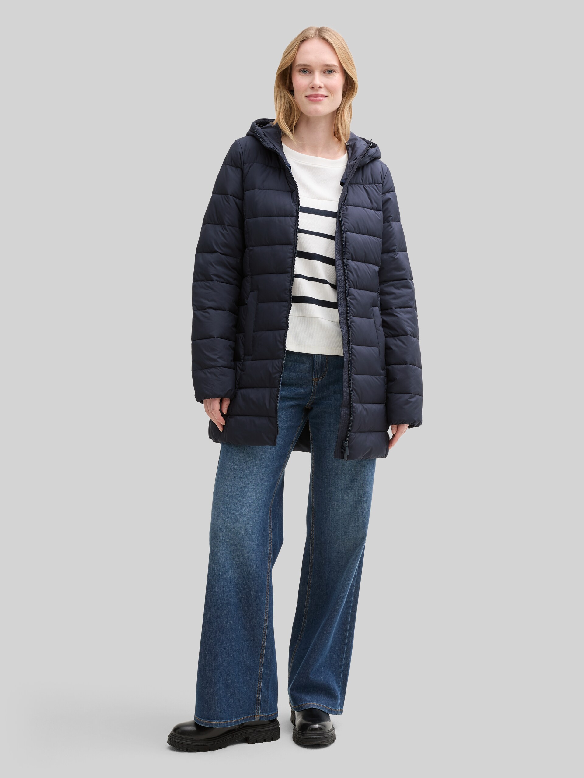 Lightweight Steppmantel mit wasserabweisender Funktion - sky captain blue - seitliche Model-Ansicht