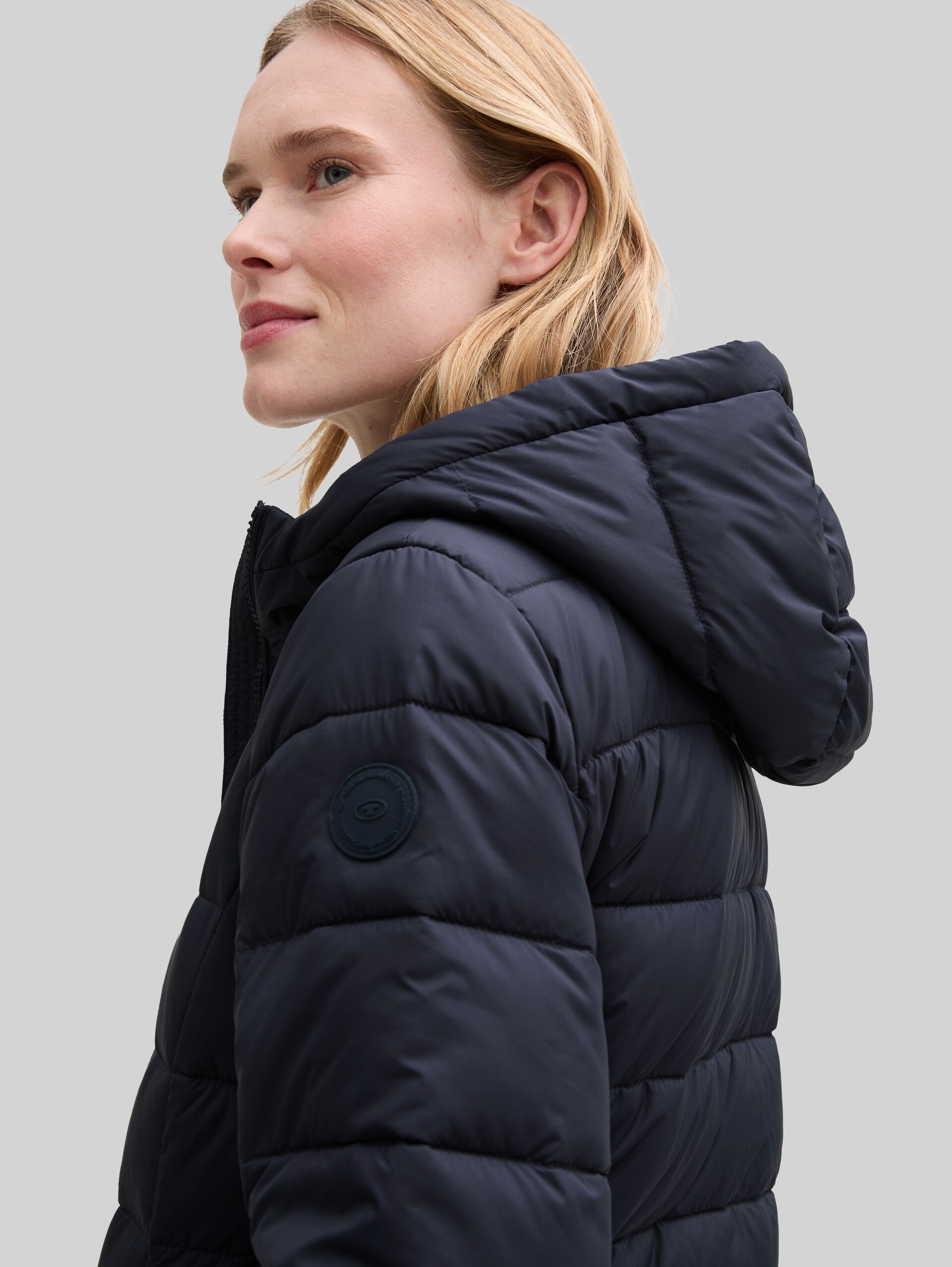 Lightweight Steppmantel mit wasserabweisender Funktion - sky captain blue - Detail-Model-Ansicht