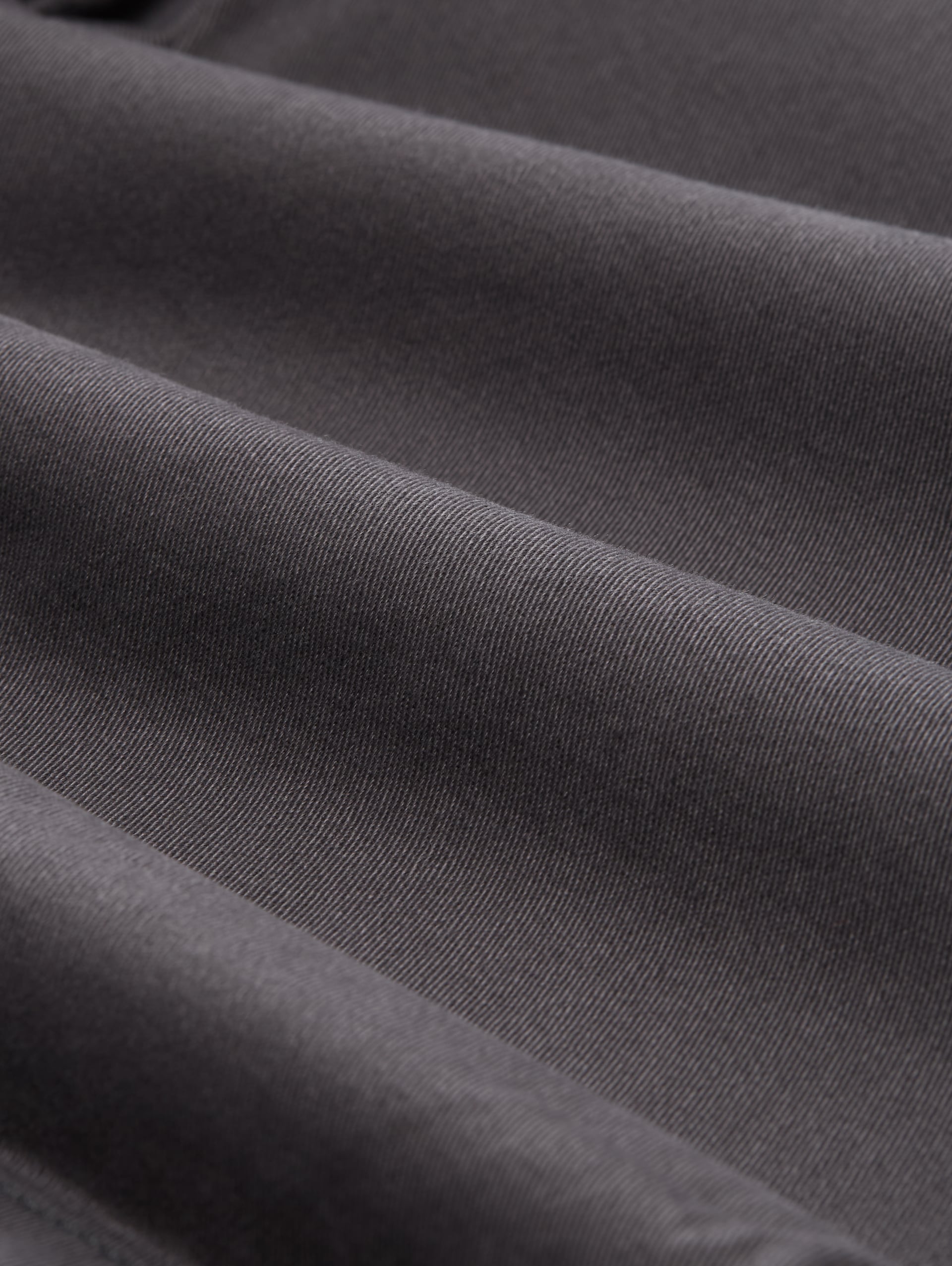 Slim Chino Shorts - Tarmac Grey - Material-Ansicht