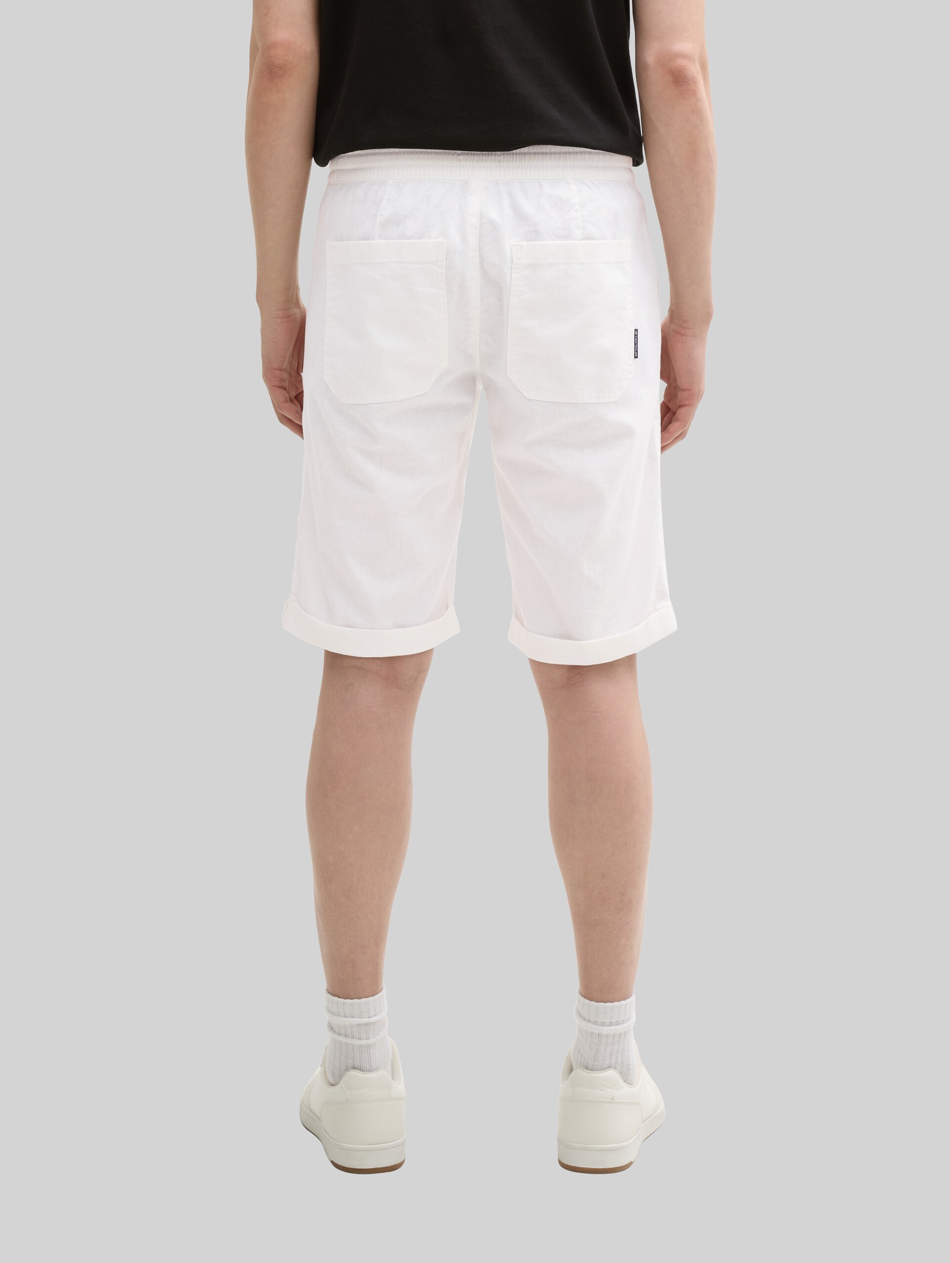 Regular shorts with linen content - White - Neckline model-back view