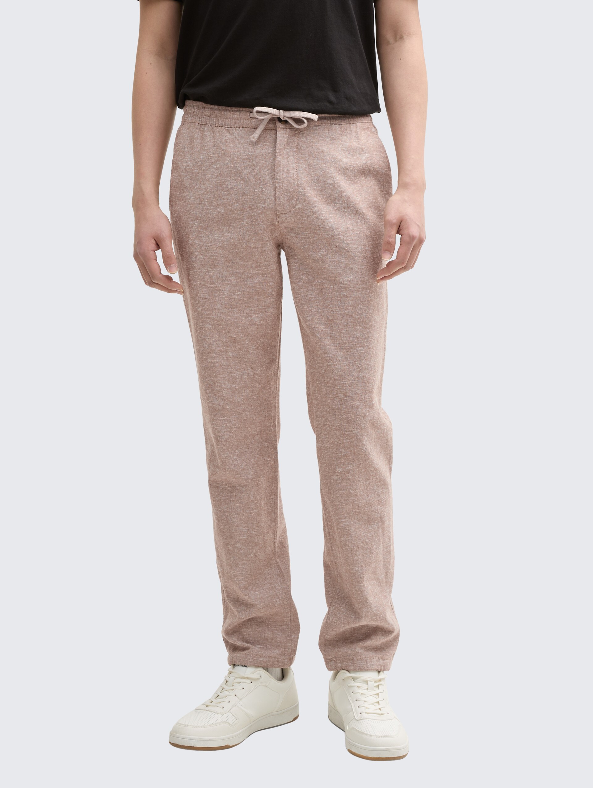 Regular Chino Hose mit Leinenanteil - mocha brown chambray - Ausschnitt Model-Vorderansicht