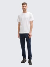 Ultralight Travis Slim Chino Hose - sky captain blue - Model-Vorderansicht