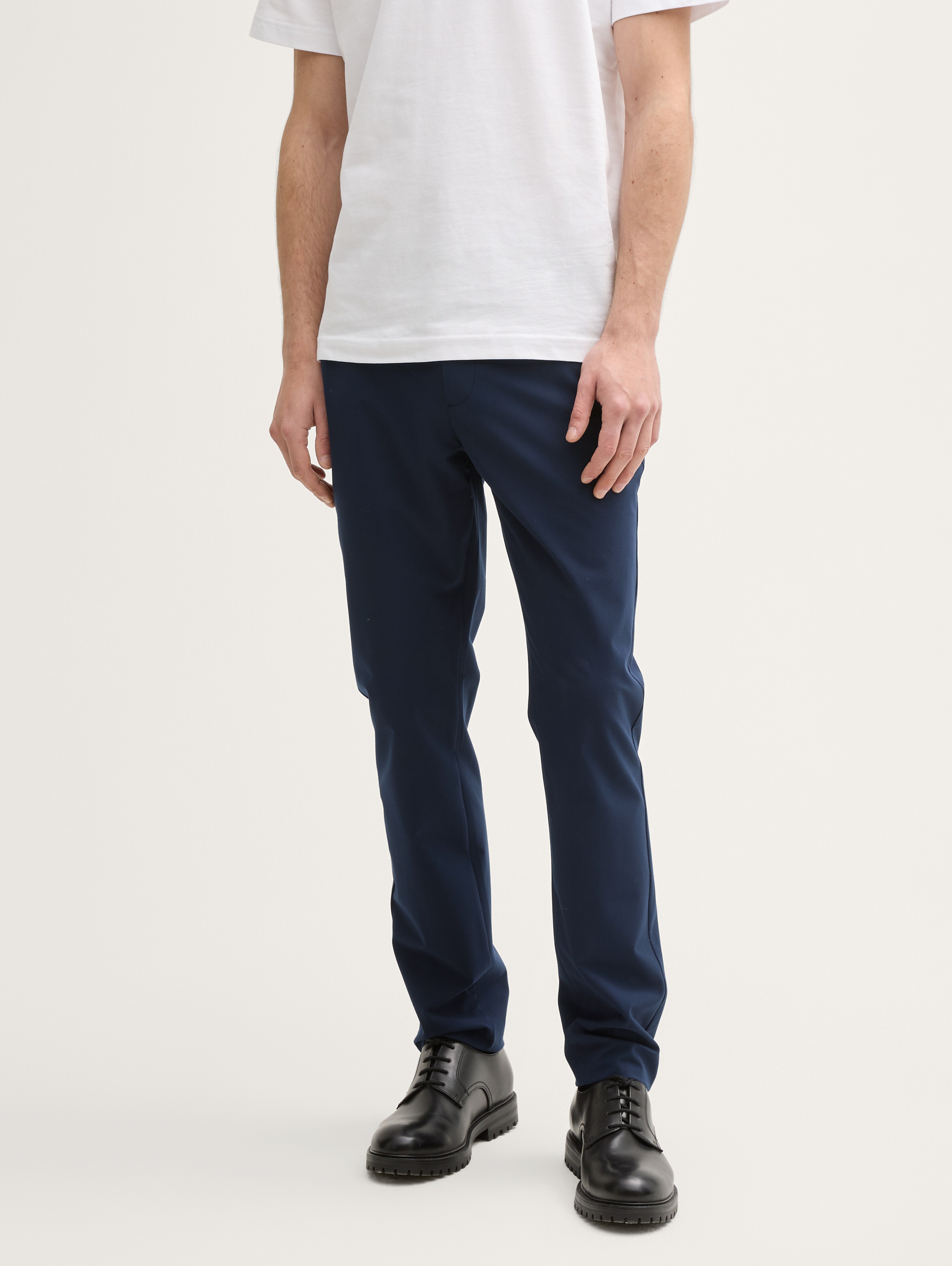 Ultralight Travis Slim Chino Hose von Men, sky captain blue