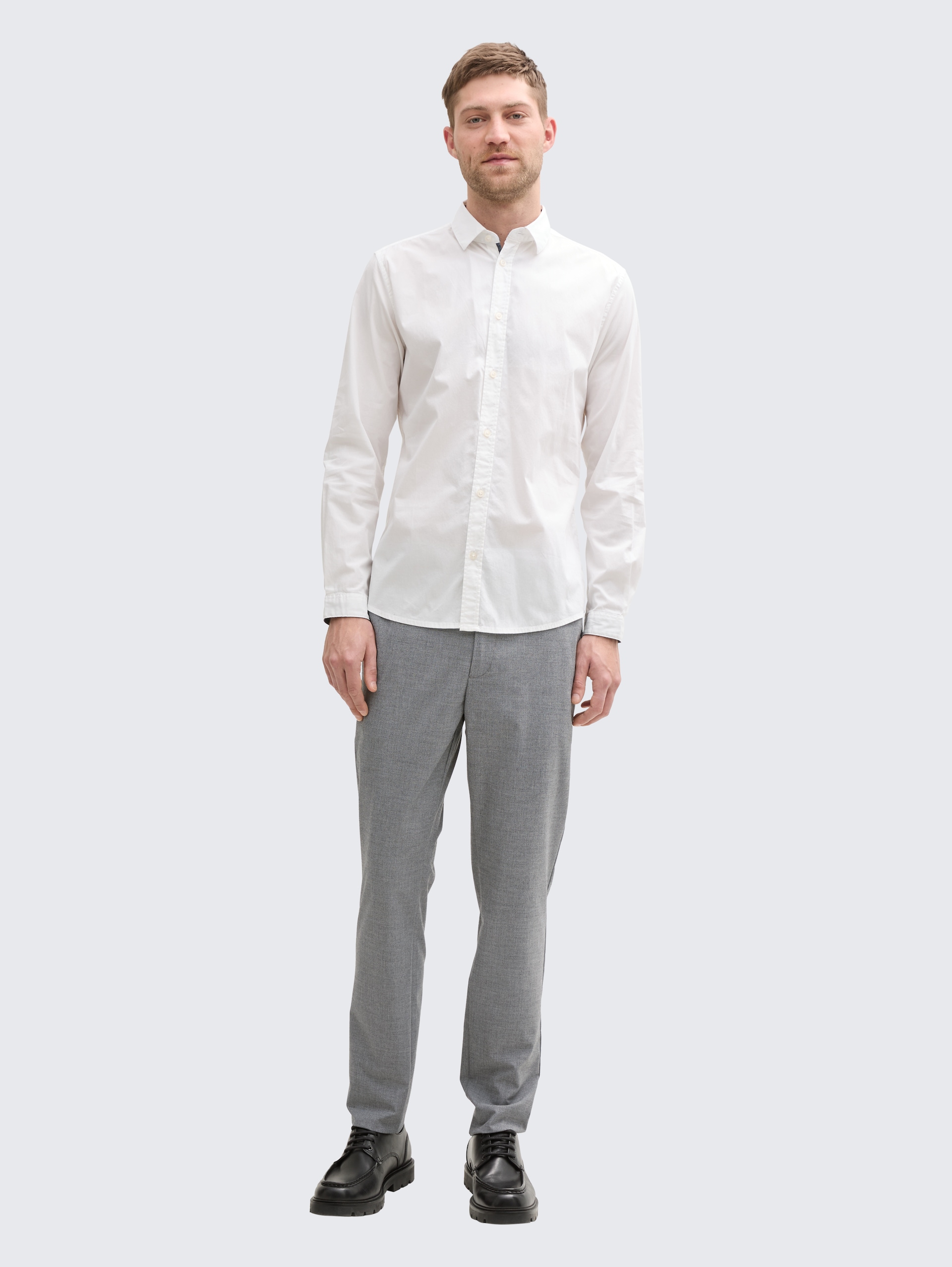 Ultralight Travis Slim Chino Hose - grey black grindle - Model-Vorderansicht