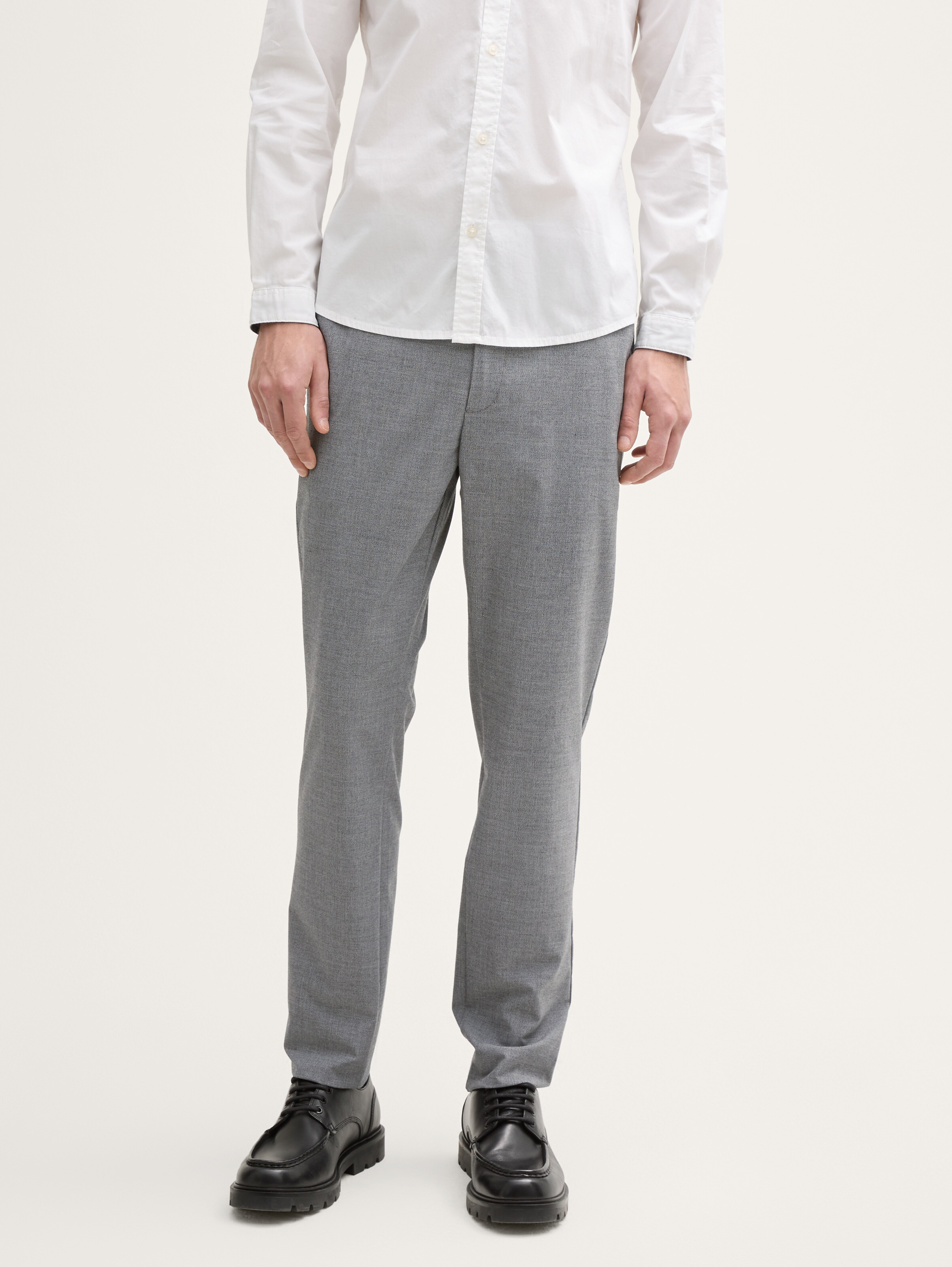 Ultralight Travis Slim Chino Hose von Men, grey black grindle