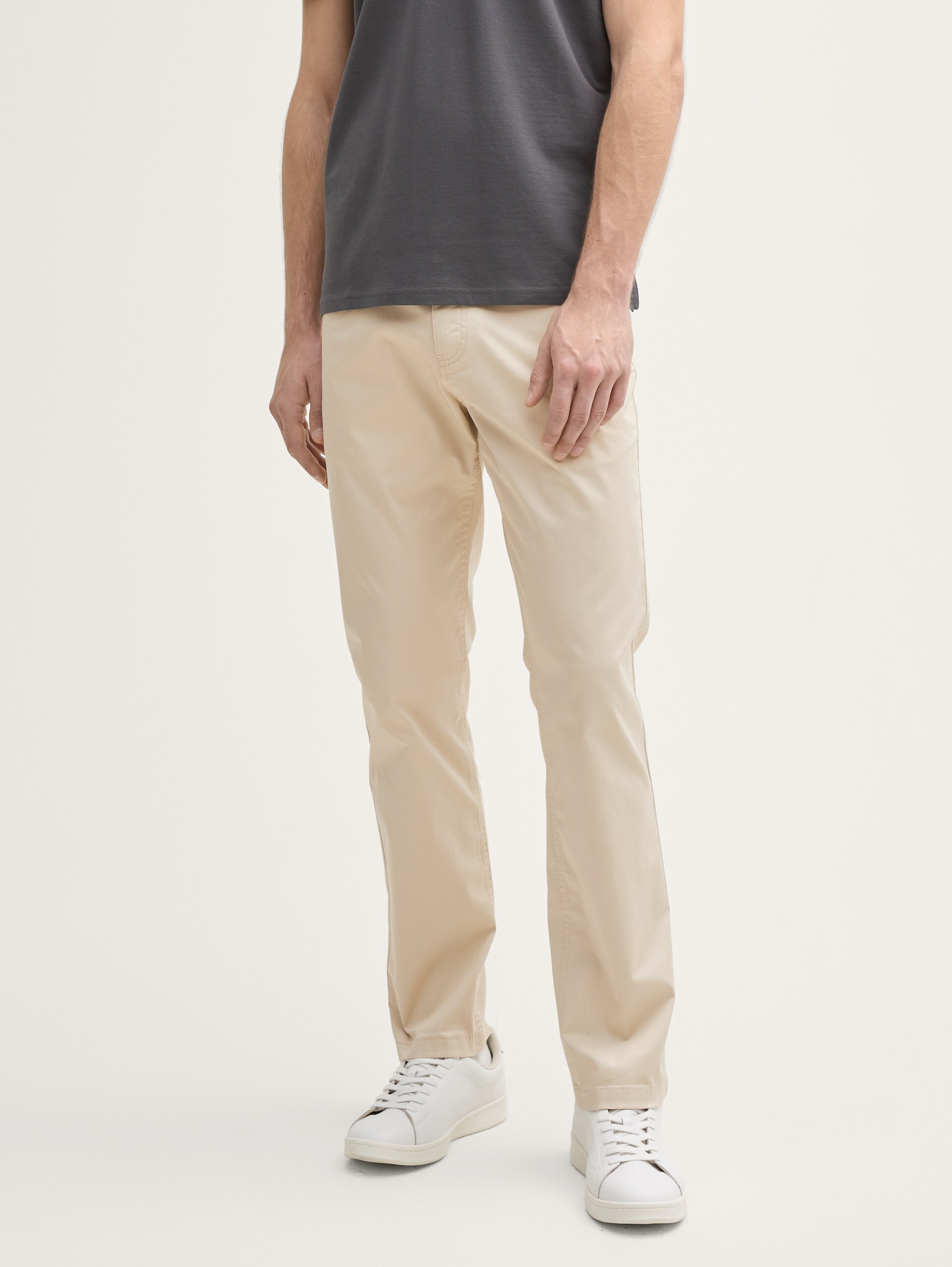 TTJOSH Regular Slim Ultralight Hose - light cashew beige - Ausschnitt Model-Vorderansicht