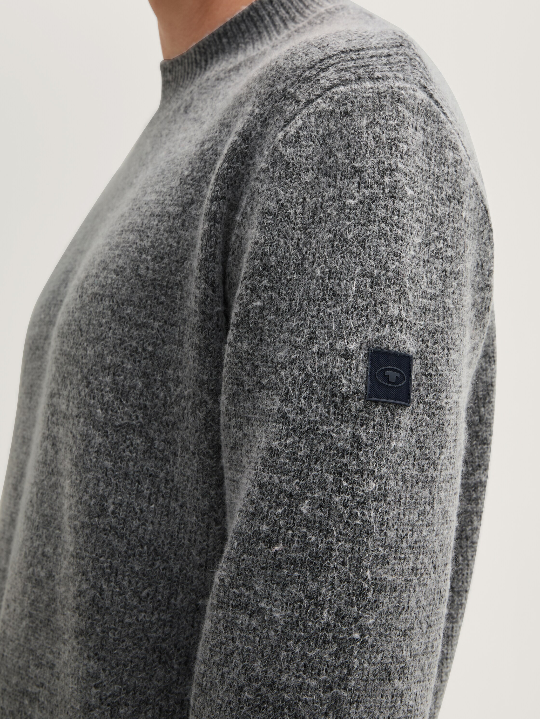 Soft-Touch Strickpullover mit Stehkragen - light_stone_grey_black_core - 