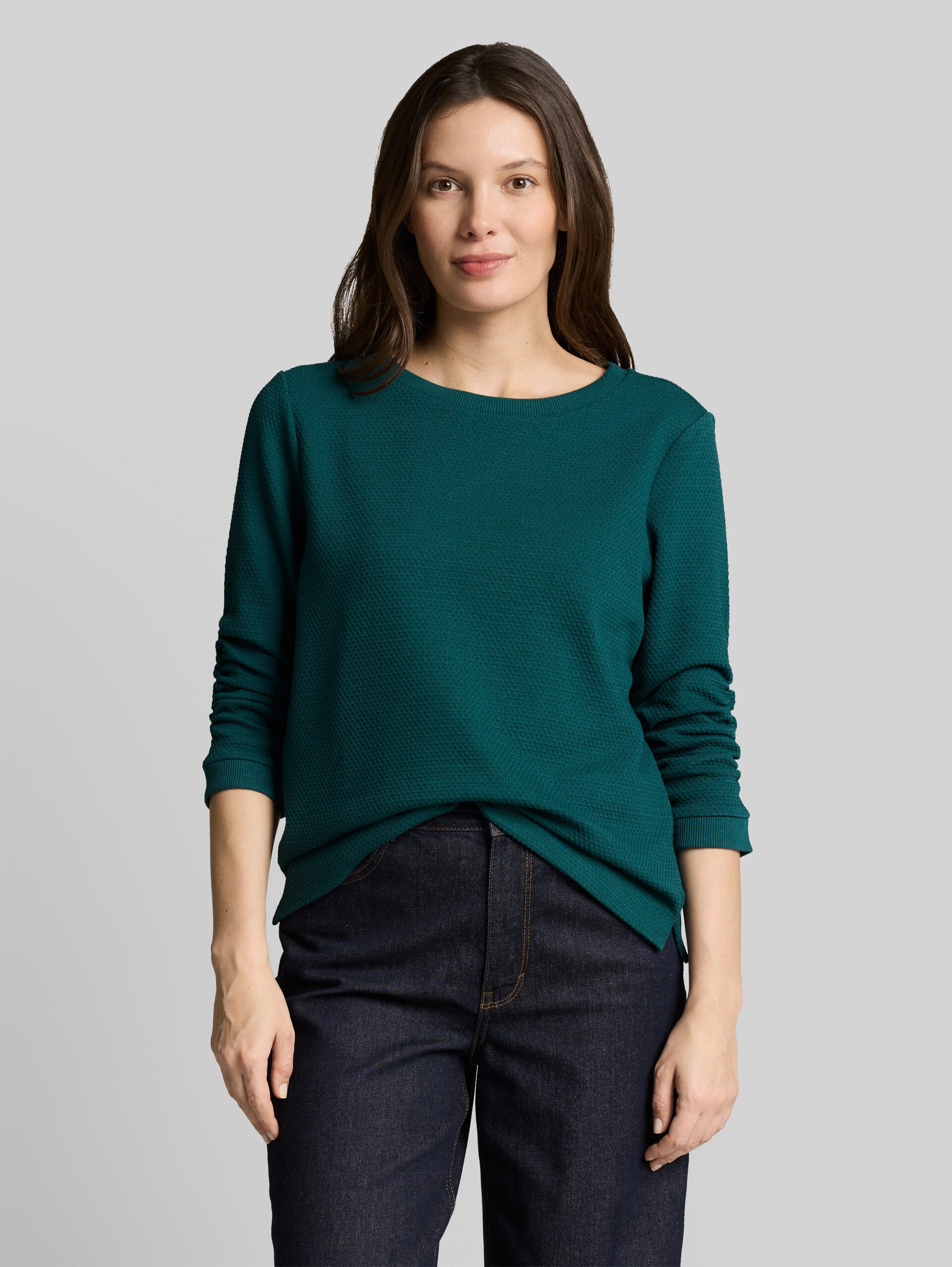 Jacquard sweatshirt - Deep Meadow Green - Neckline model front view