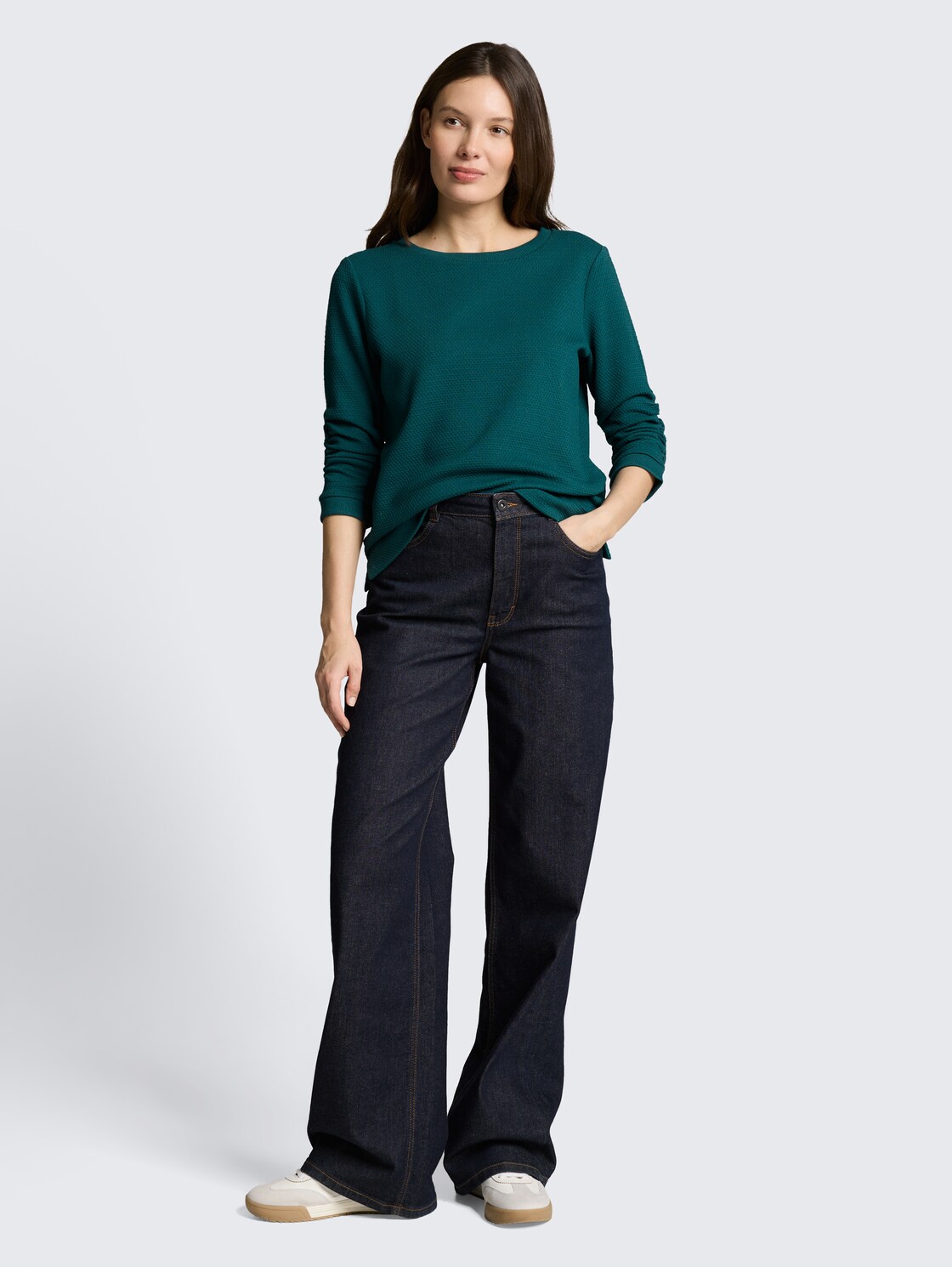 Jacquard Sweatshirt - Deep Meadow Green - Model-Vorderansicht