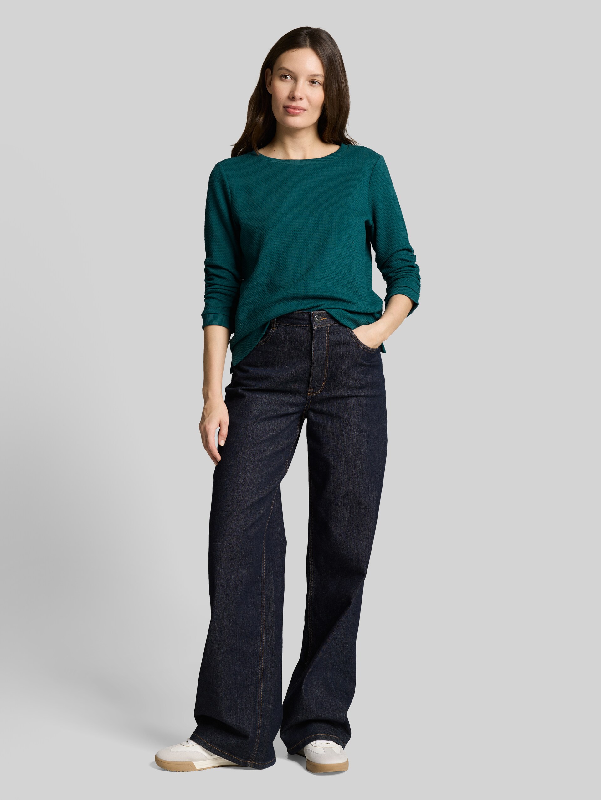 Jacquard sweatshirt - Deep Meadow Green - Model front view