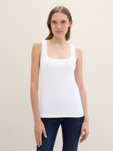 Basic Top im 2er-Pack - deep black - Ausschnitt Model-Vorderansicht