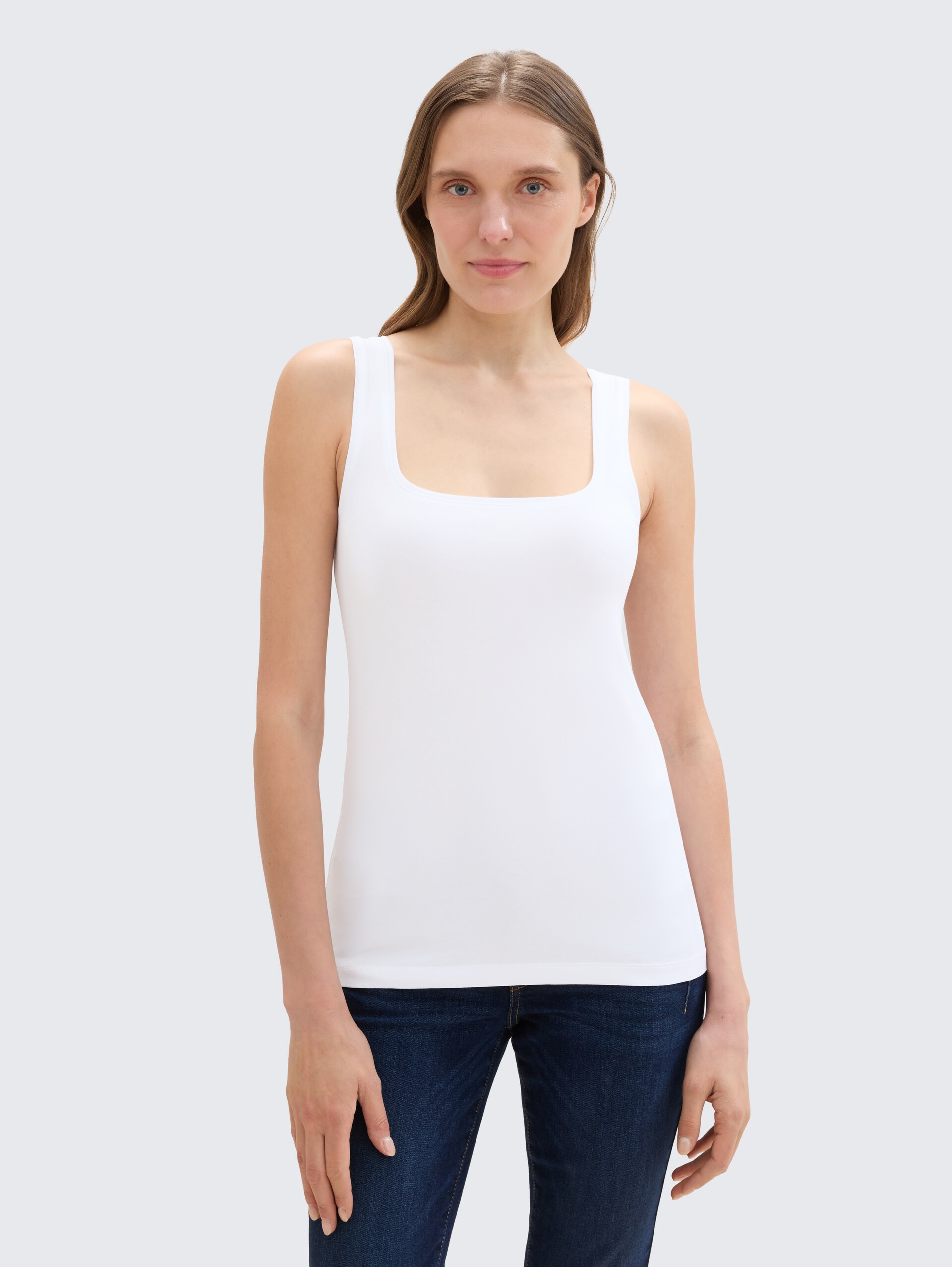 Basic Top im 2er-Pack - deep black - Ausschnitt Model-Vorderansicht