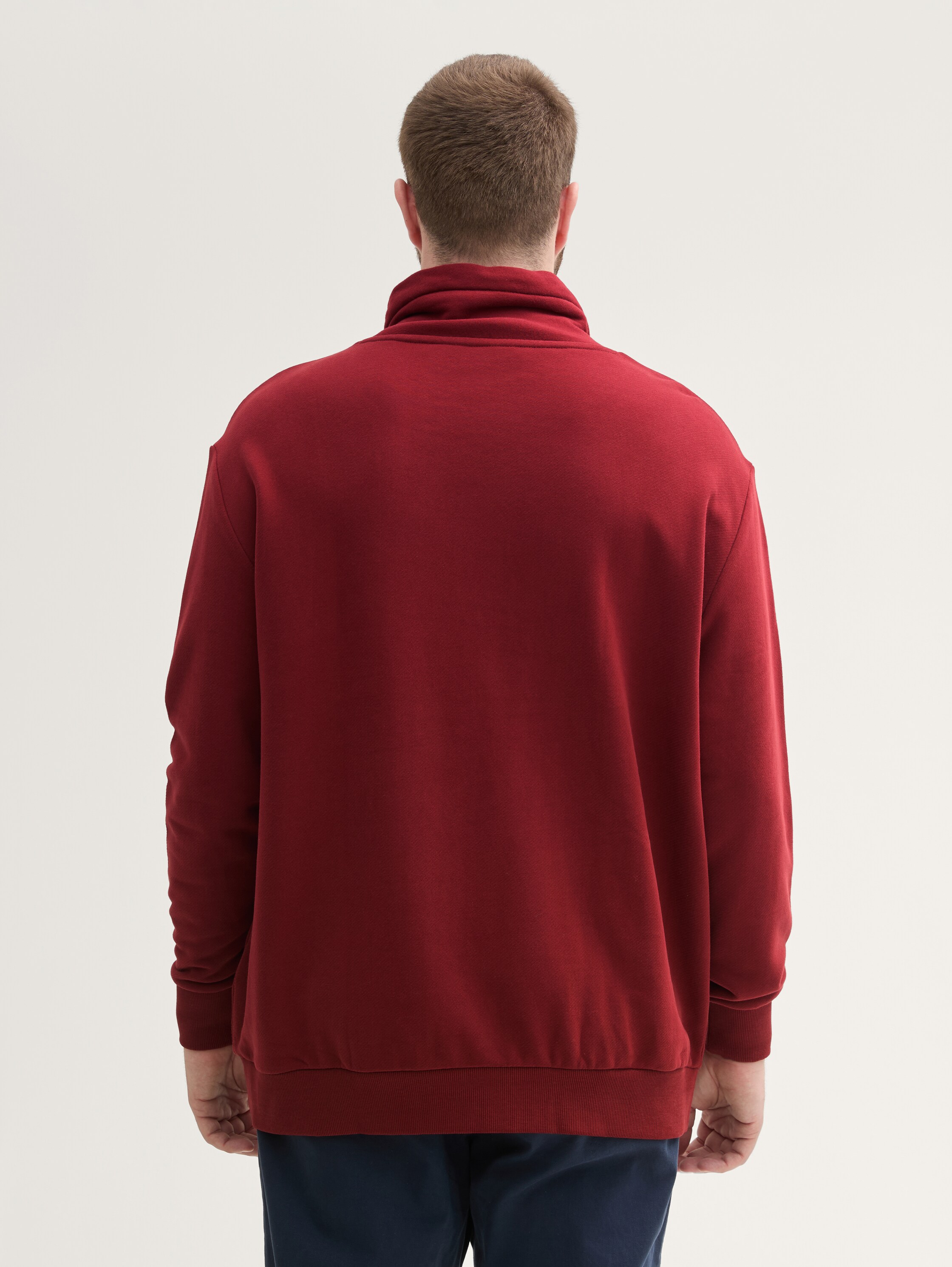 Plus Size - Sweatshirt mit Print - burgundy_dark_red - Auschnitt Model-Rückansicht