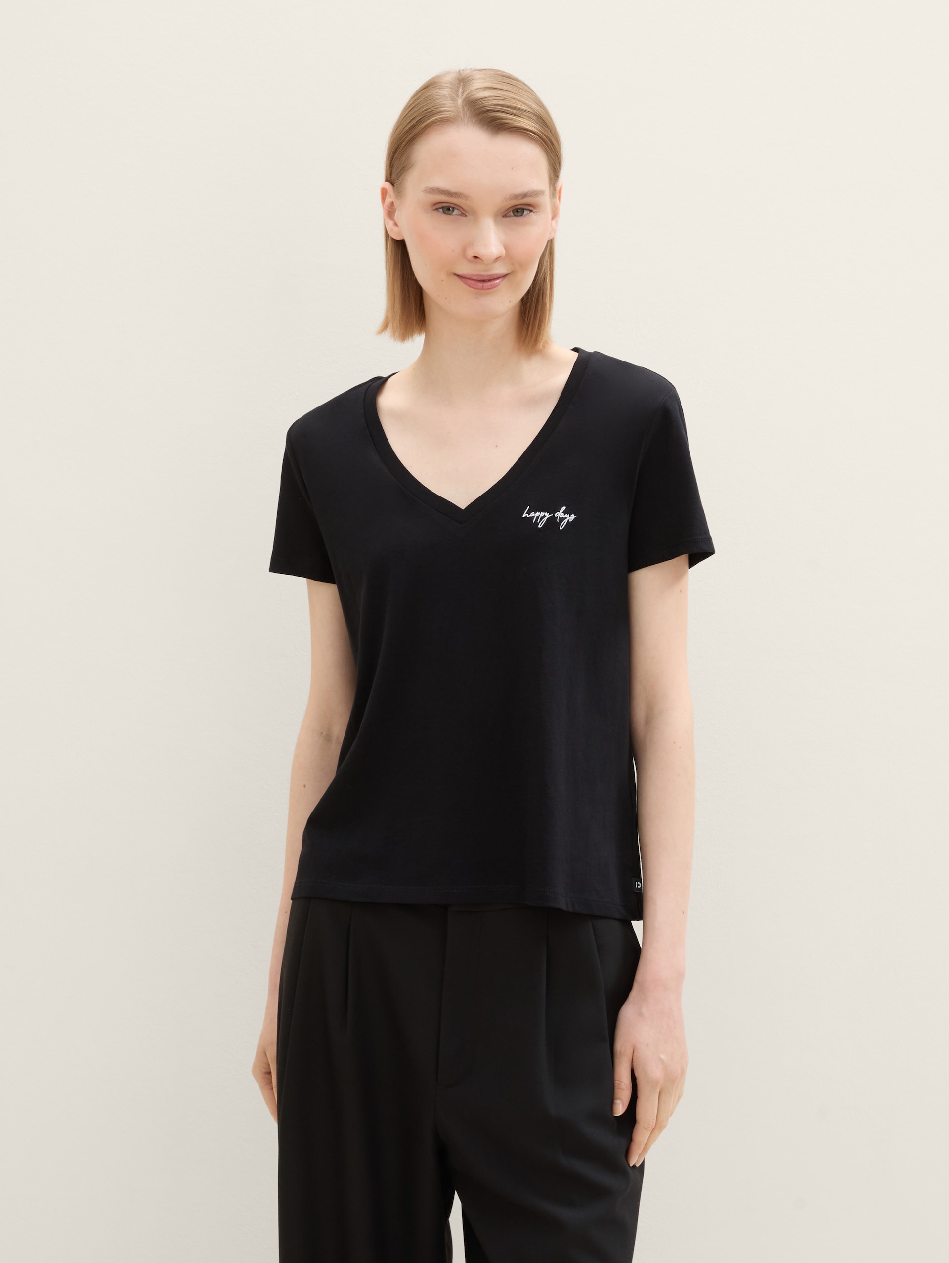 T-Shirt mit V-Ausschnitt im 2er-Pack - deep black - Ausschnitt Model-Vorderansicht