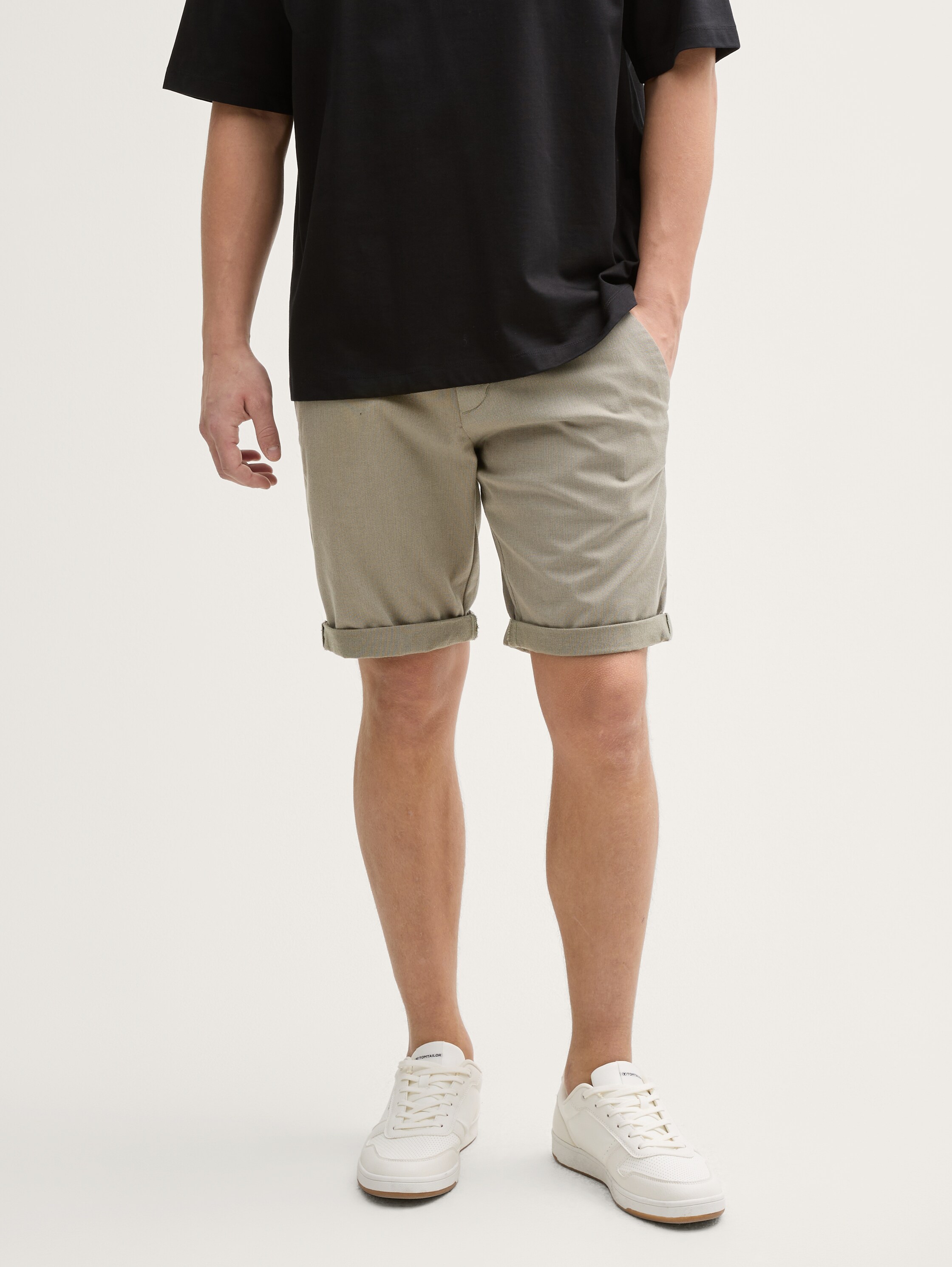 Regular Fit Chino Shorts mit Gürtel - olive_mini_houndstooth - 