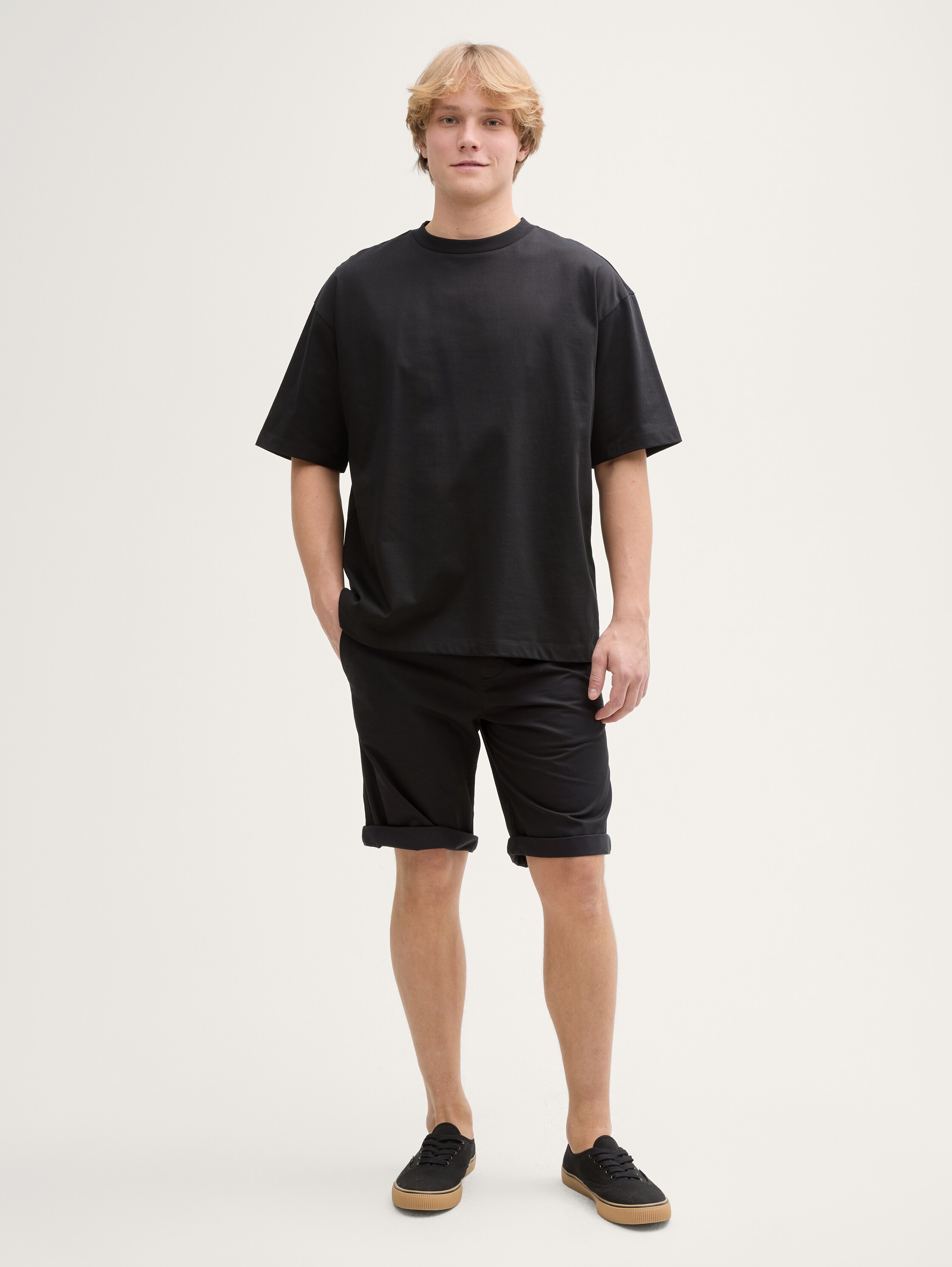 Regular Shorts mit Gummibund aus Baumwolle - black - 