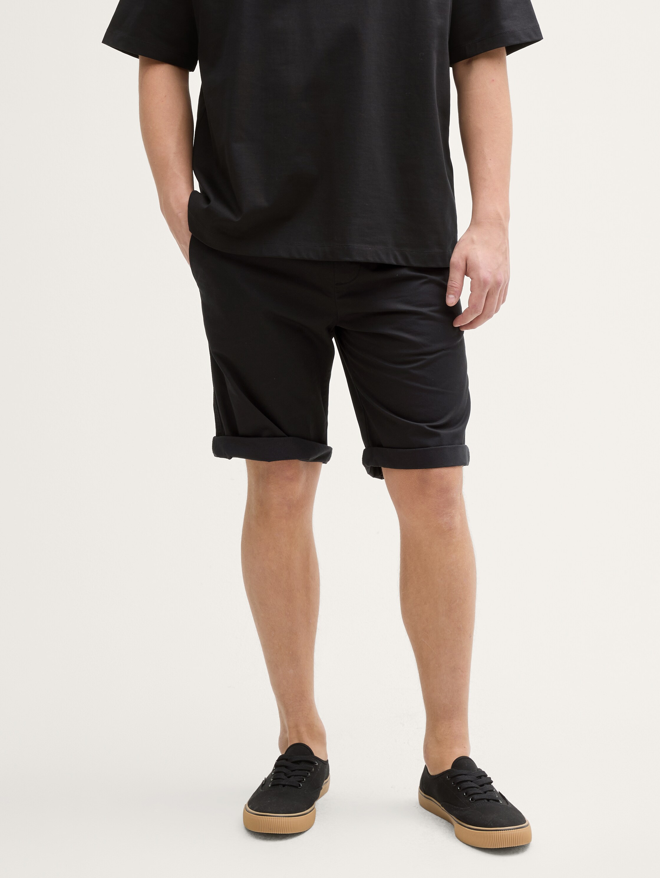 Regular Shorts mit Gummibund aus Baumwolle - black - 