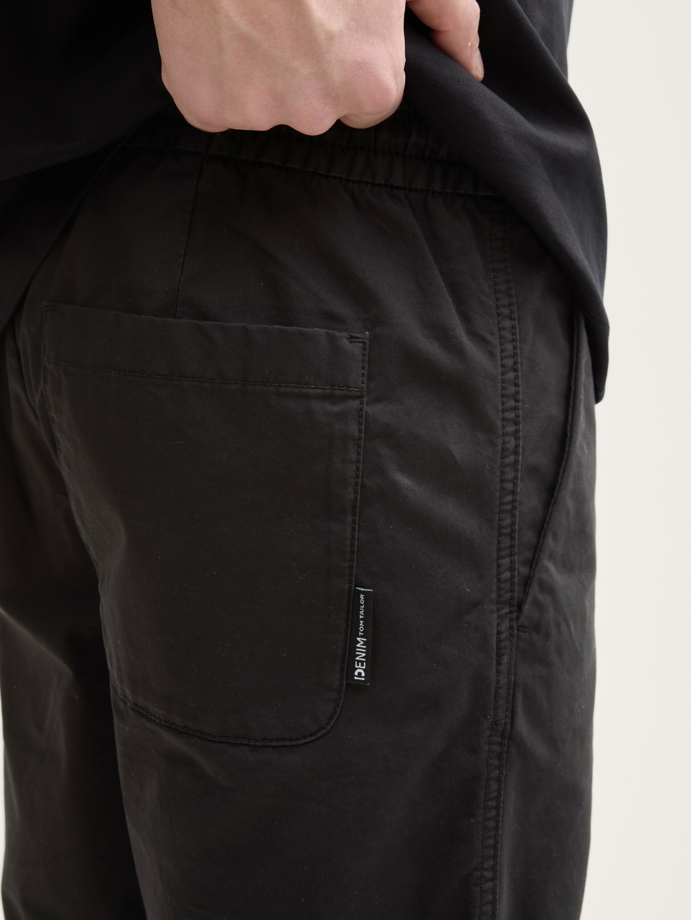 Regular Shorts mit Gummibund aus Baumwolle - black - 