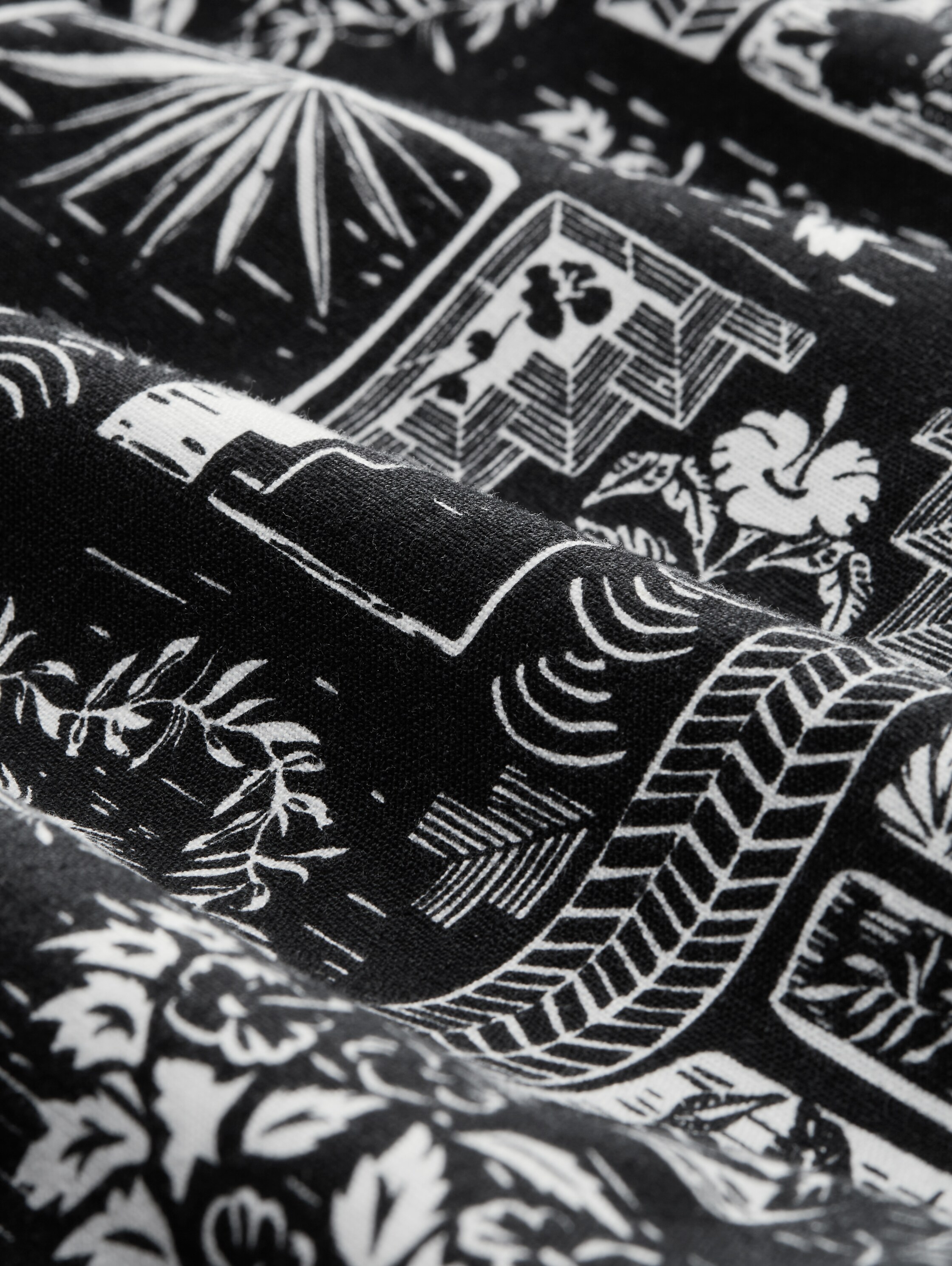 Relaxed Shorts mit Leinenanteil - black_white_hawai_print - 