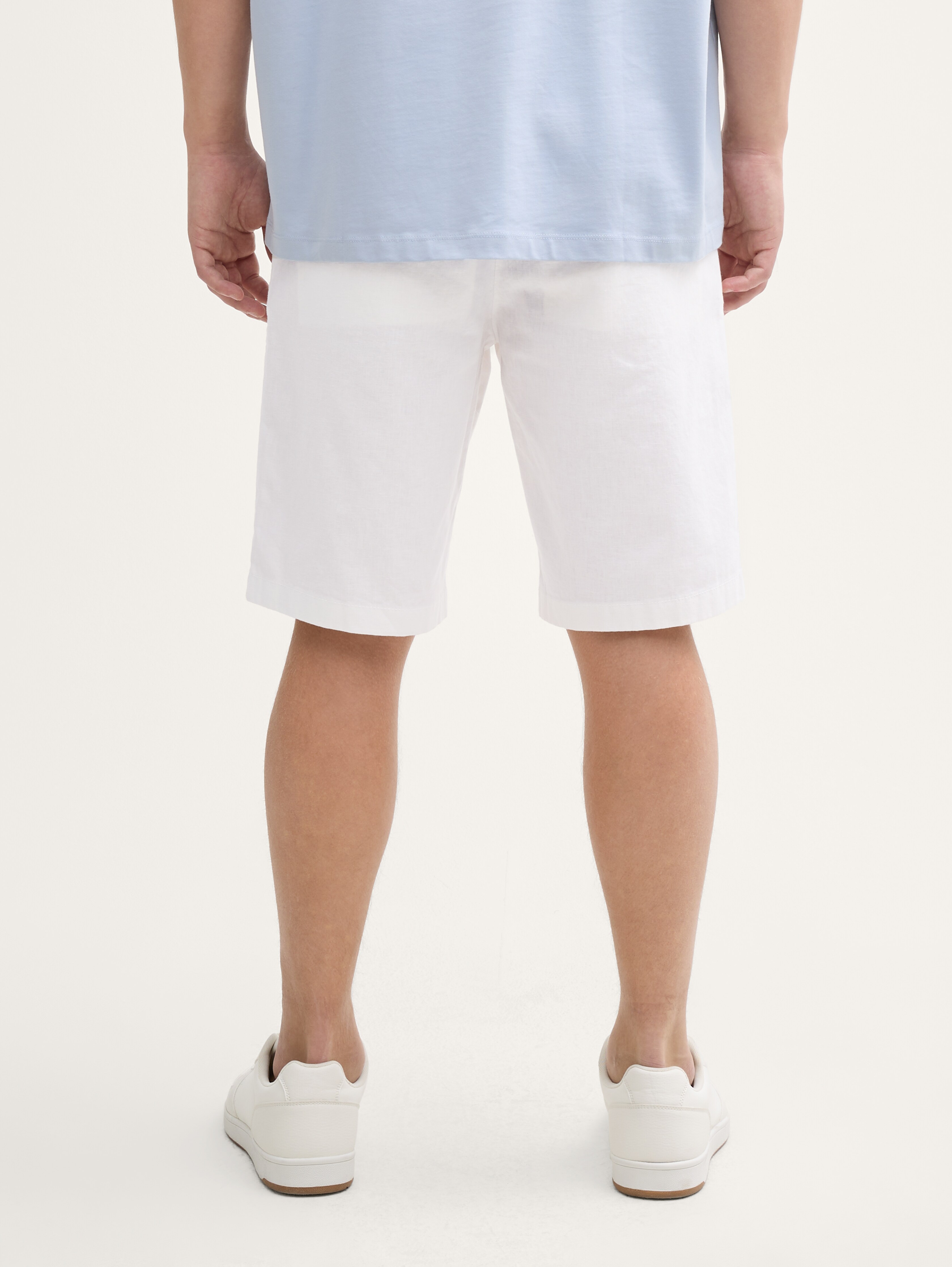 Relaxed shorts with linen content by Tom Tailor