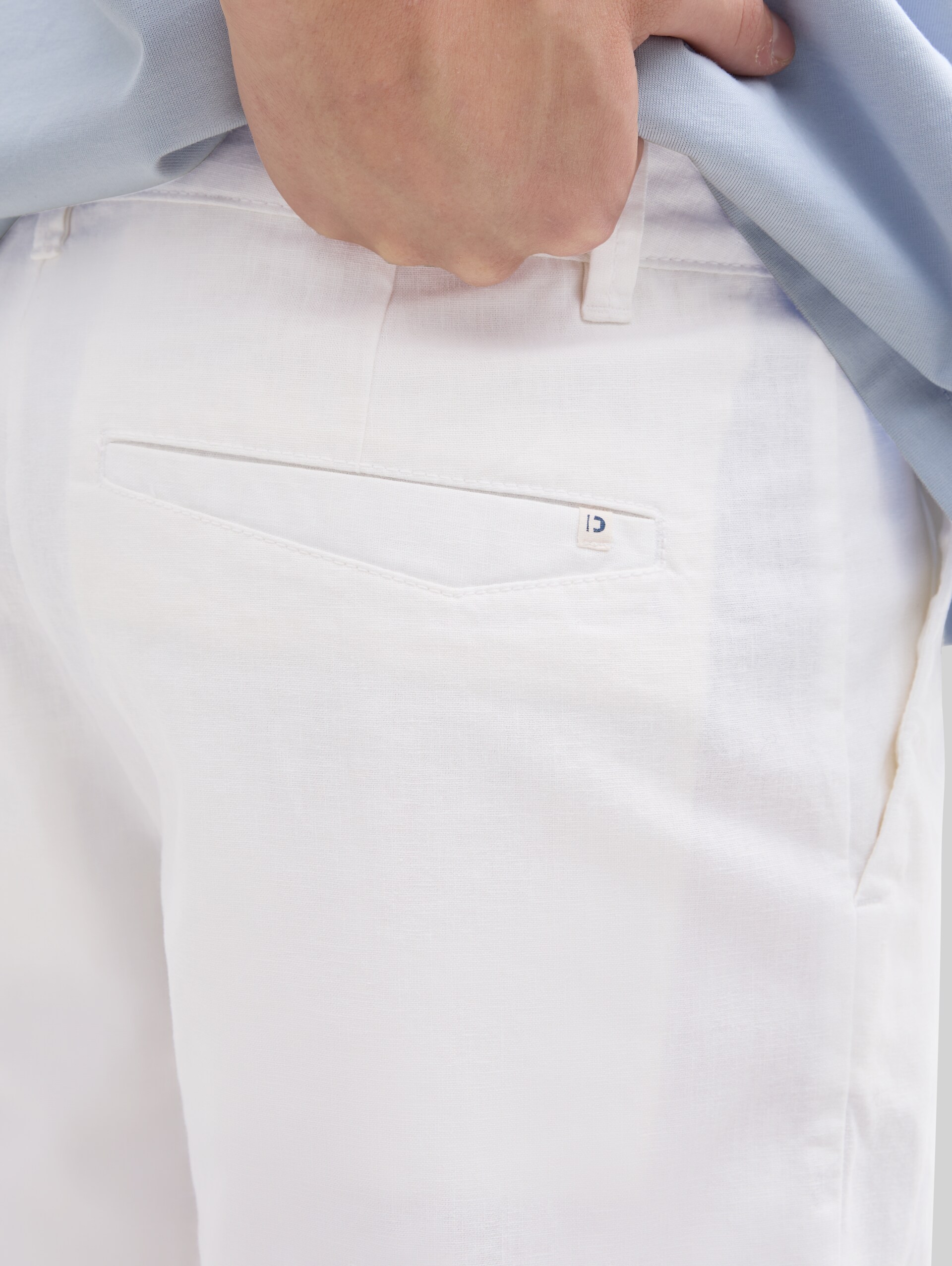 Relaxte shorts met linnen - White - Detailaanzicht model