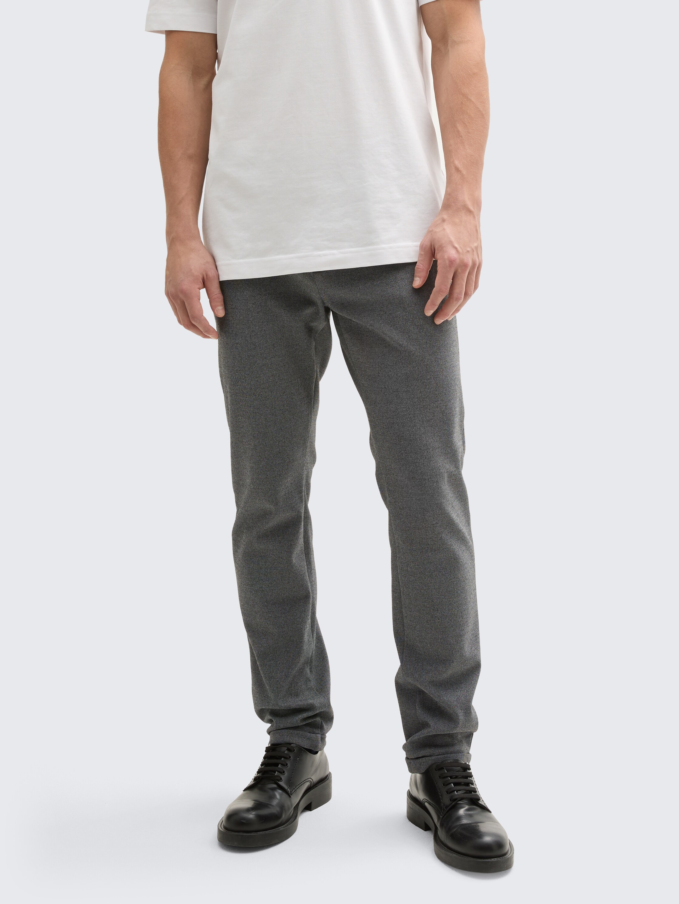 TTTRAVIS SLIM Chino Hose aus Piqué Jersey - black_white_birds_eye - 