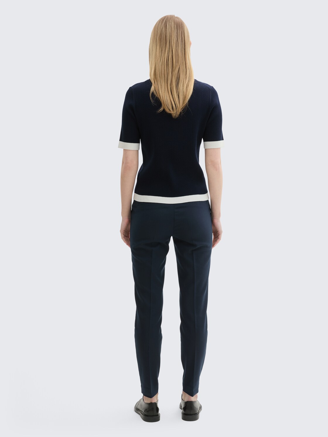 TTMIA Slim Hose - sky captain blue - Auschnitt Model-Rückansicht